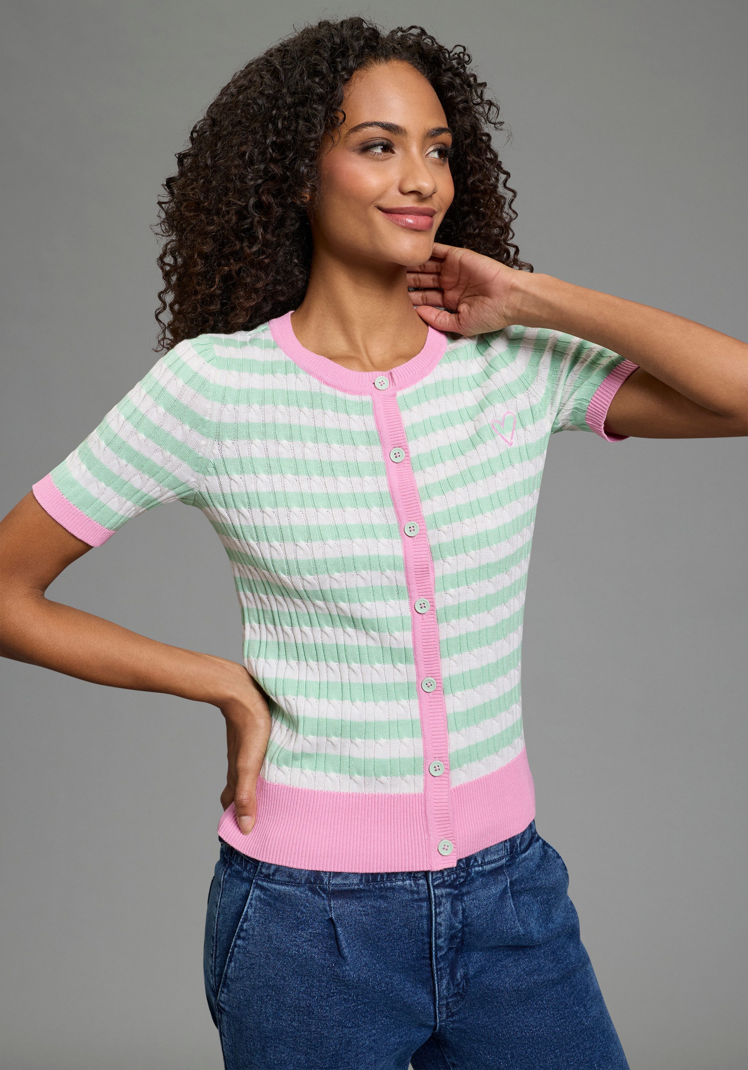 KangaROOS Strickjacke Feinstrickjacke, mit Knopfleiste, mit Halbarm. € 34,99, (€ 34,99 pro 1 Stk).