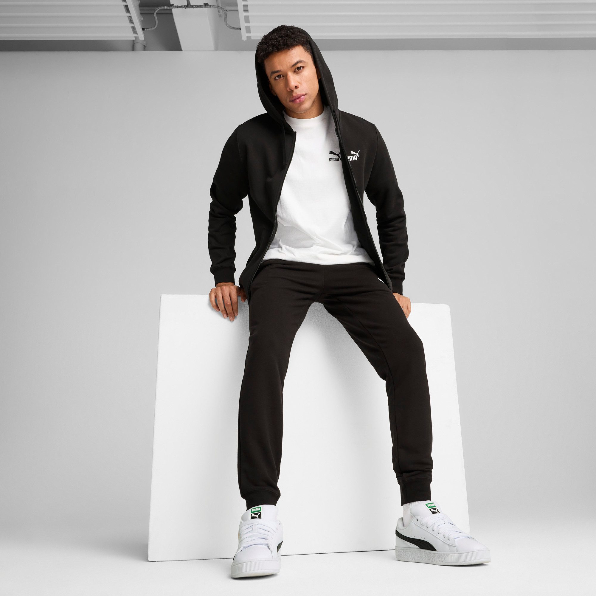PUMA Kapuzensweatjacke ESS NO 1 LOGO FULL-ZIP HOODIE FL mit verstellbarer Kapuze, für Freizeit und Sport