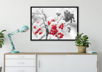 Pixxprint Leinwandbild Rote Vogelbeeren im Winter, Wanddekoration (1 St), Leinwandbild fertig bespannt, in einem Schattenfugen-Bilderrahmen gefasst, inkl. Zackenaufhänger