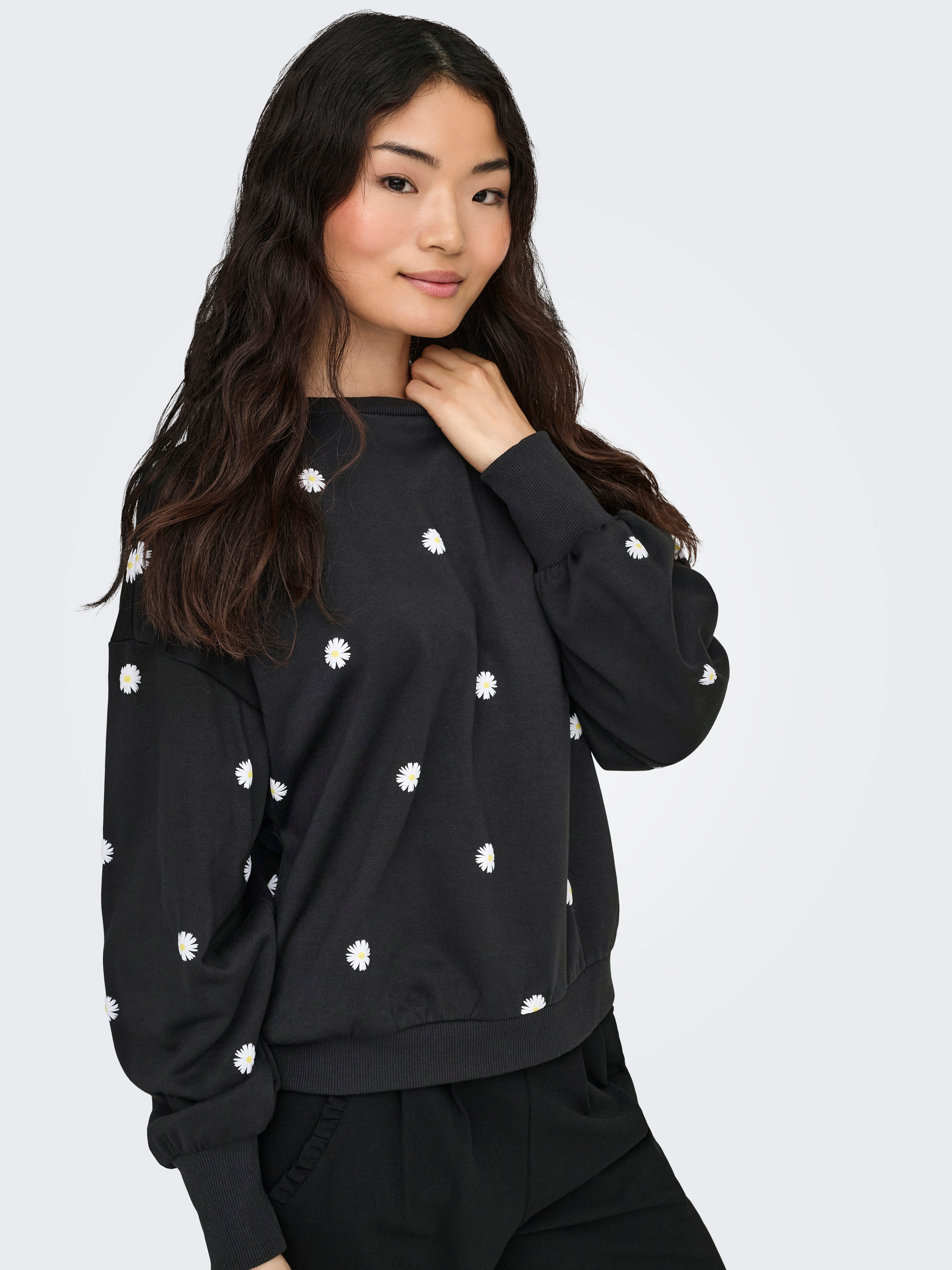 ONLY Sweatshirt ONLBROOKE L/S O-NECK FLOWER SWT Baumwollmischung, regular fit