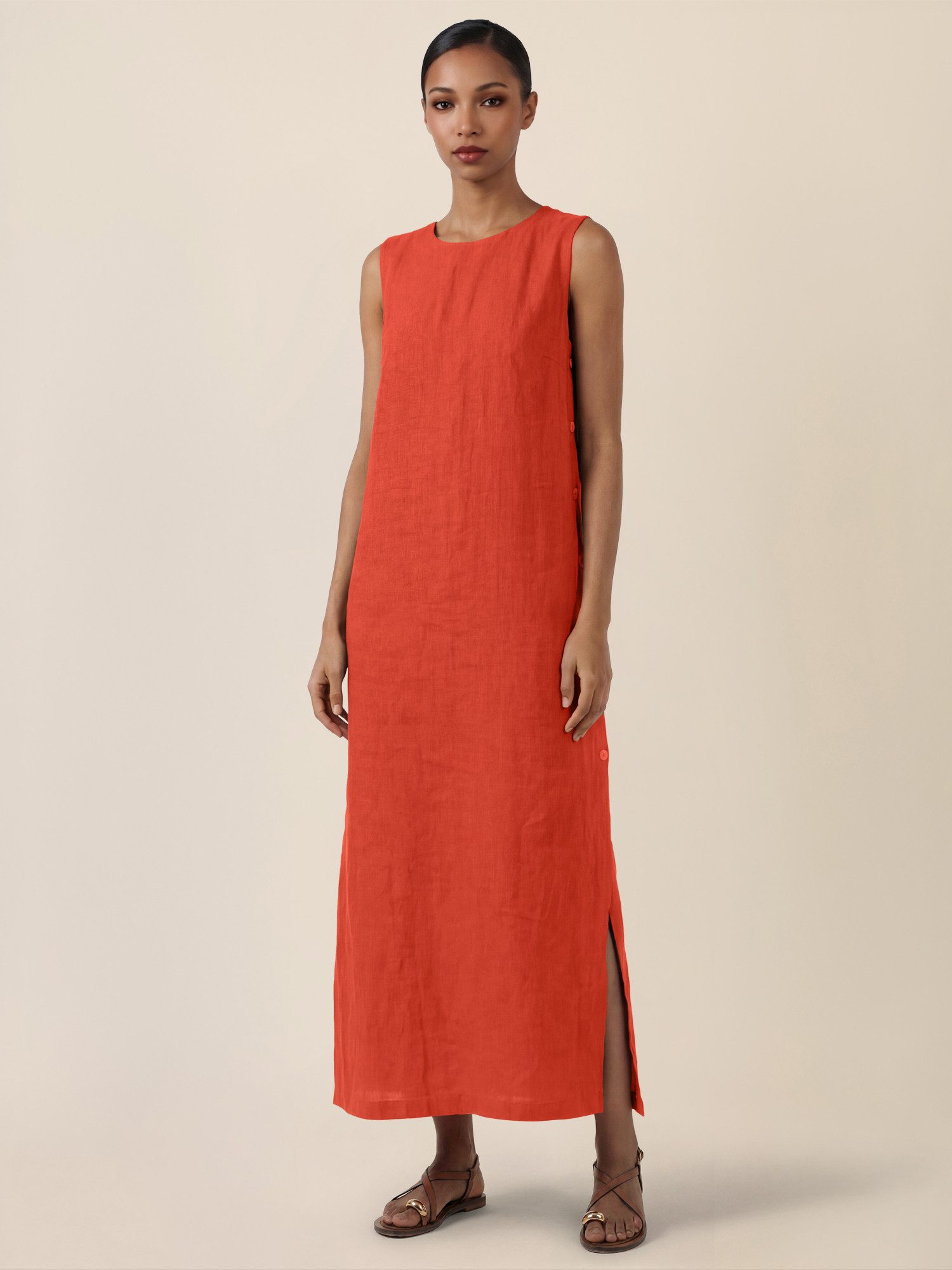 Apart Abendkleid mit seitlicher Knopfleiste