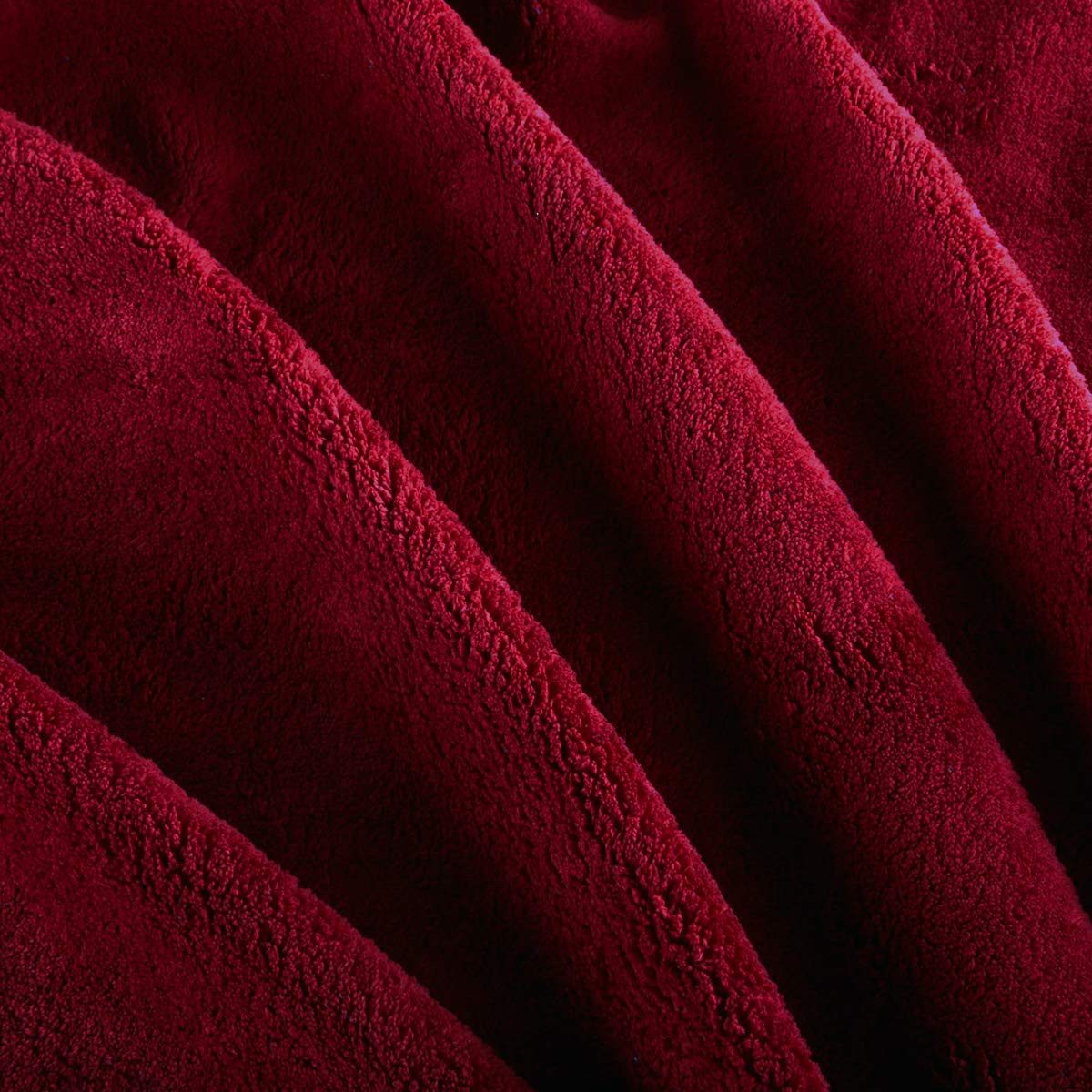 Wohndecke flauschige, tragbare Kuscheldecke mit Ärmeln und Fußtasche 180x150 cm, Gräfenstayn, warme Ärmeldecke - TV Decke zum Anziehen - 180x150cm bordeaux
