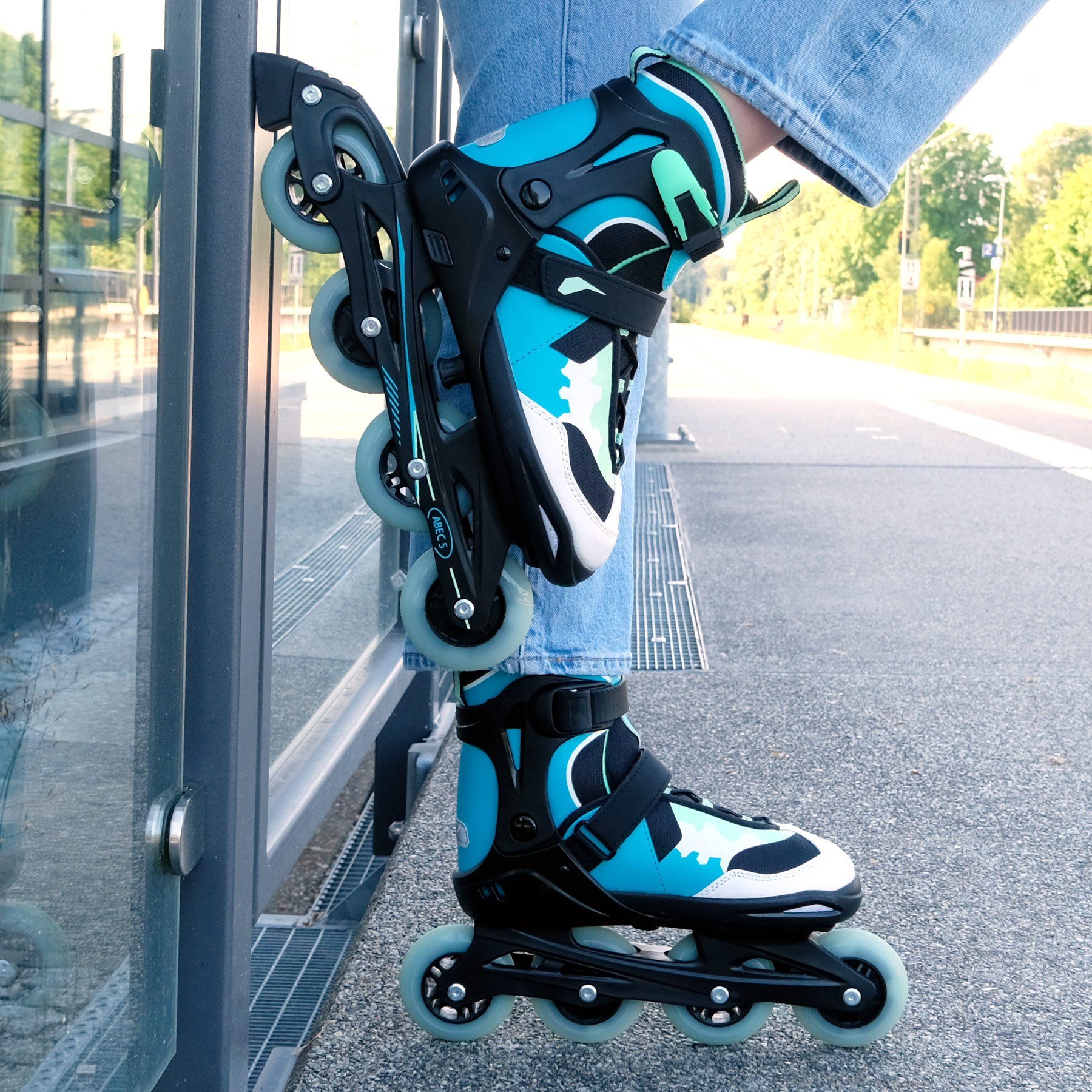 FASports Inlineskates Karuso in 5 Größen und 4 Breitenstufen verstellbar, mit LED-Rollen, in Größe 33-37 für Kinder und Erwachsene