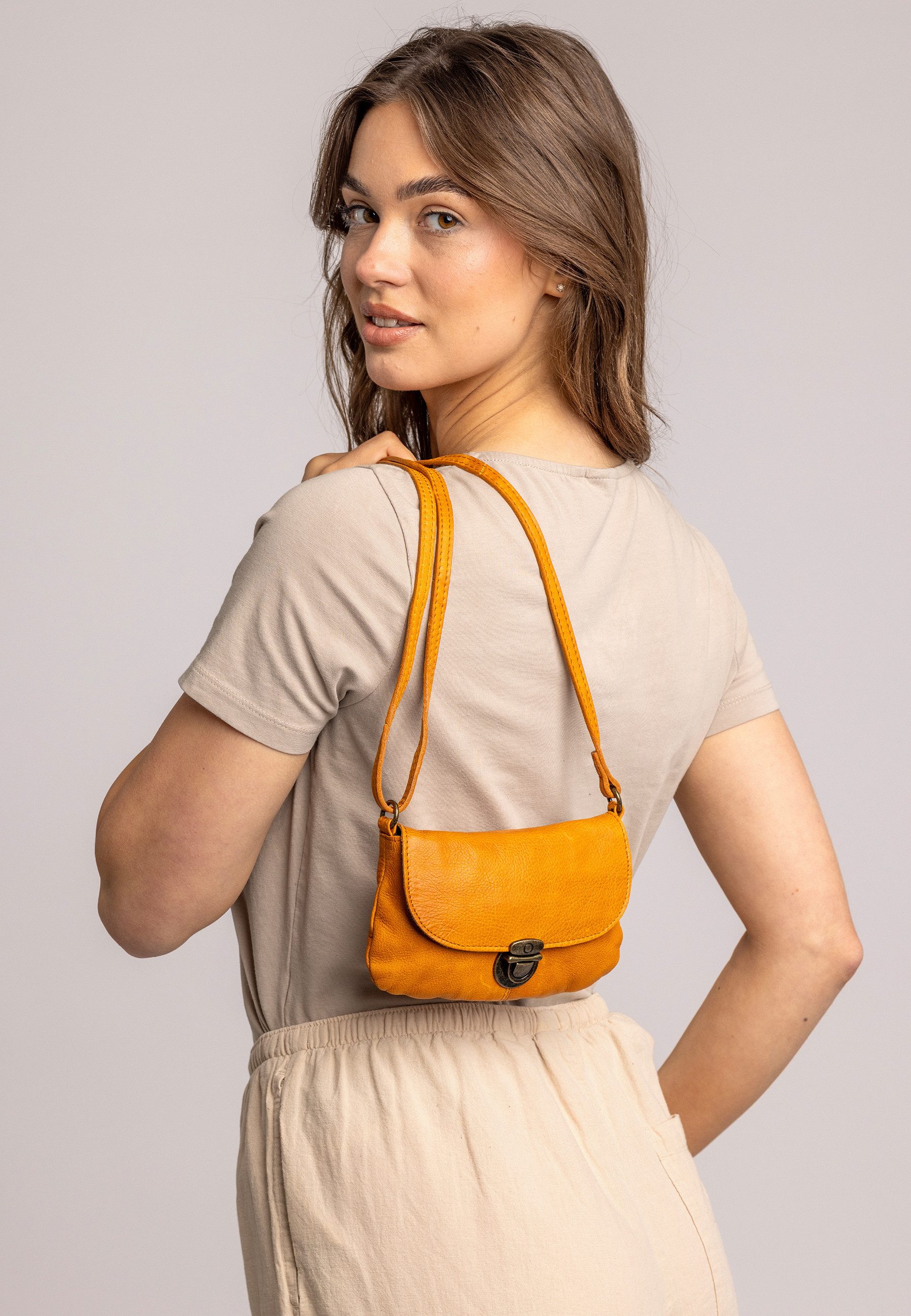 Gusti Leder Handtasche Gusti Leder Handtasche Rona (1-tlg) – Bild 5 von 5