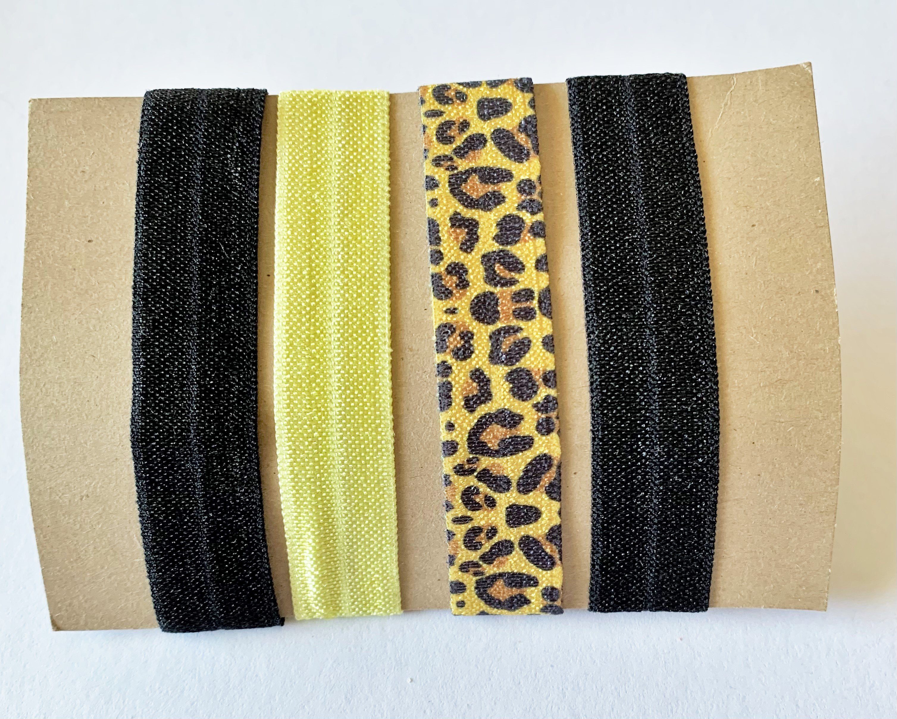 LK Trend & Style Zopfband elastisches Haarband oder Armband, für die Festival Frisur, cooles Armband, Das Haarband läßt sich perfekt als Armband tragen. Sehr angesagt! Leopard Hellgelb | Haargummis