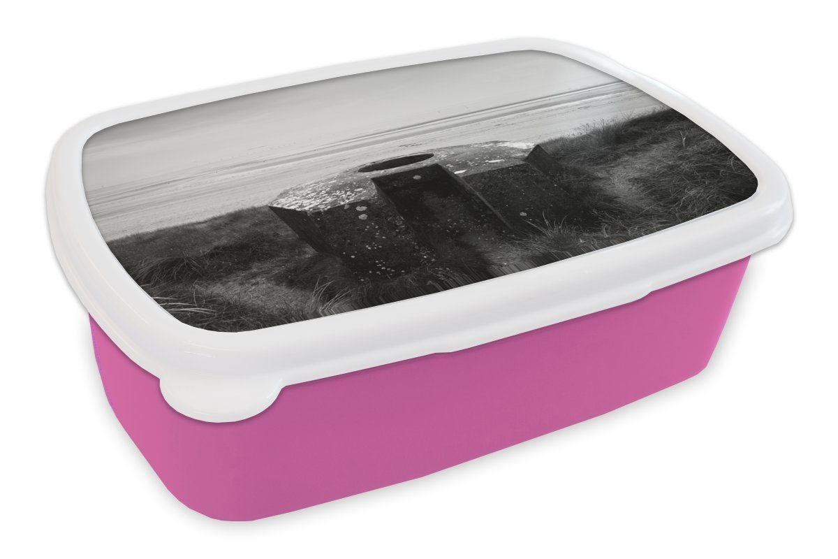 MuchoWow Lunchbox Sockel eines Geschützes am französischen Utah Beach an den, Kunststoff, (2-tlg), Brotbox für Erwachsene, Brotdose Kinder, Snackbox, Mädchen, Kunststoff rosa