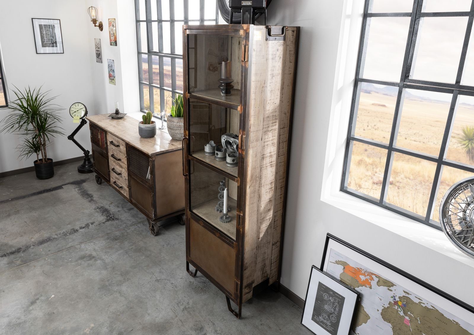 Massivmoebel24 Standvitrine HEAVY INDUSTRY (Vitrine Mango 60x40x180 braun lackiert HEAVY INDUSTRY #240) Vitrine Mango 60x40x180 braun lackiert HEAVY INDUSTRY #240