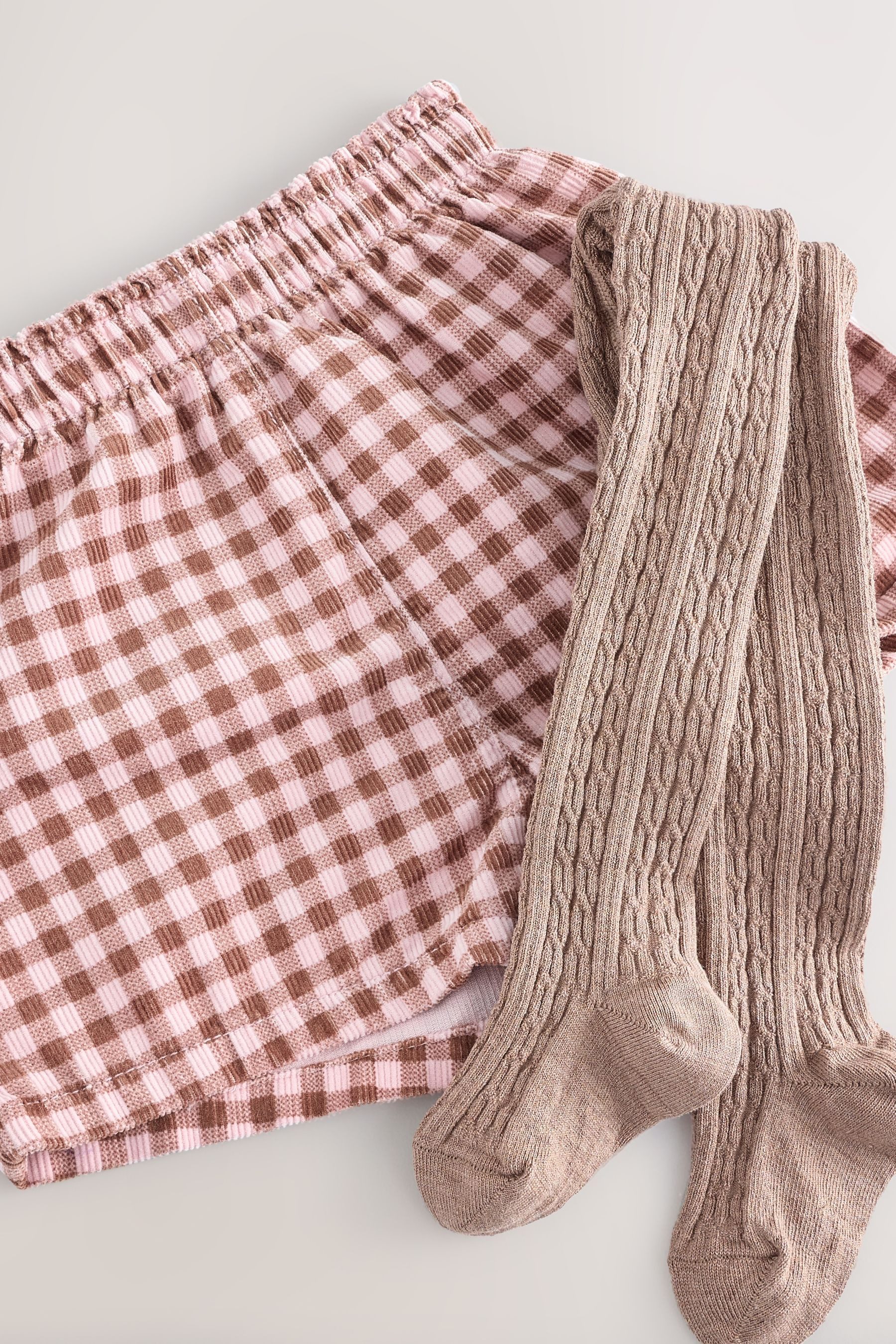 Next Shorts Cord-Shorts mit Vichykaros und Strumpfhose im Set (2-tlg)