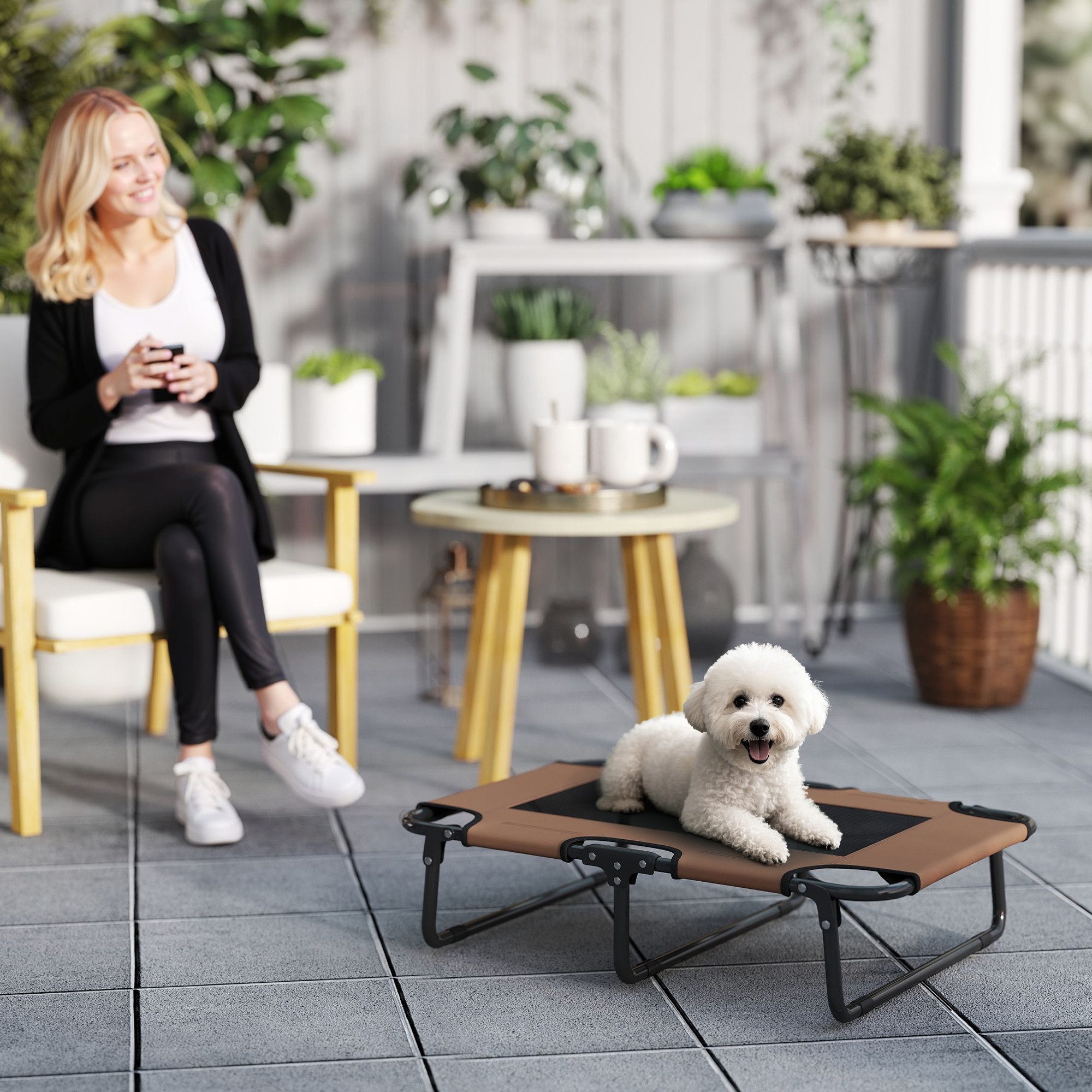 PawHut Tierbett Hundeliege Outdoor, Erhöhtes Hundebett, klappbare Haustierliege, Polyester, für kleine und mittelgroße Hunde, Kaffee, Oxford, 75 x 51 x 18 cm