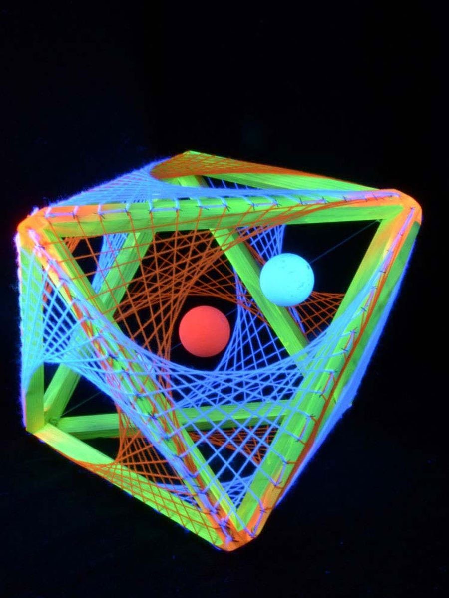 PSYWORK Dekoobjekt Schwarzlicht 3D StringArt Fadendeko Oktaeder "Neon Sunset", 60cm, UV-aktiv, leuchtet unter Schwarzlicht