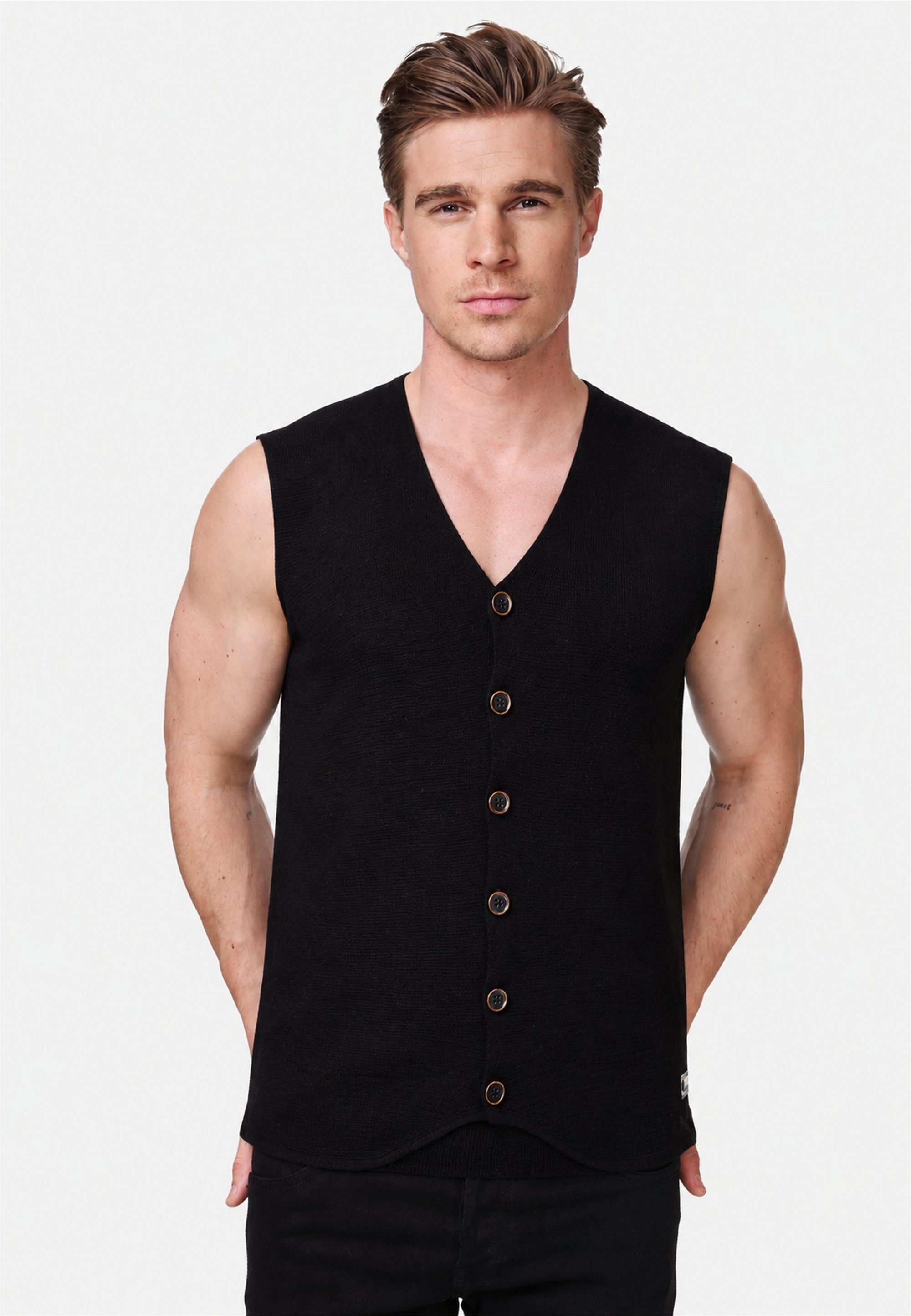 Rusty Neal Strickjacke in dezentem Strickmuster