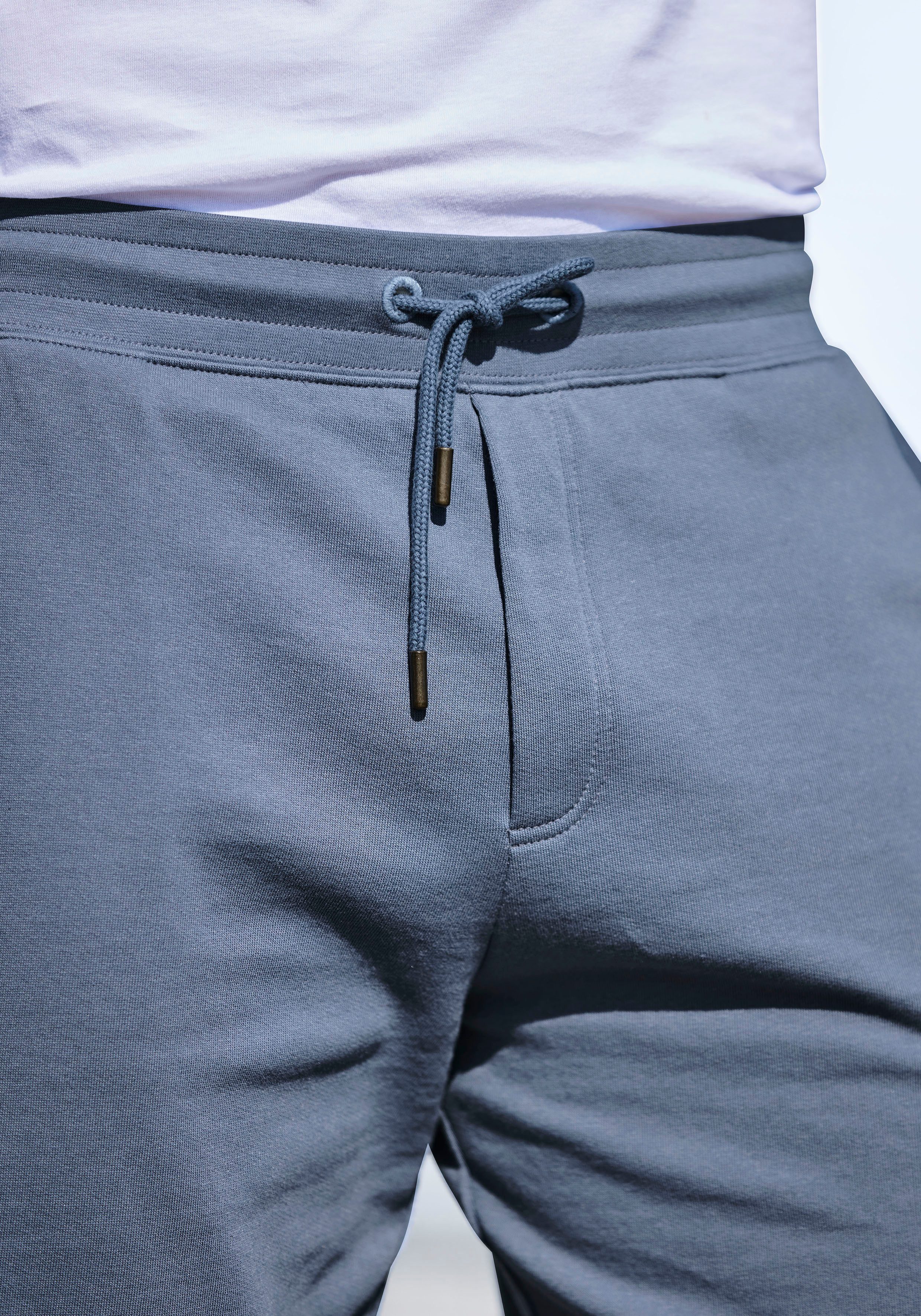 AUTHENTIC LE JOGGER Sweatshorts, kurze Sweathose Cargotaschen mit Webdetails