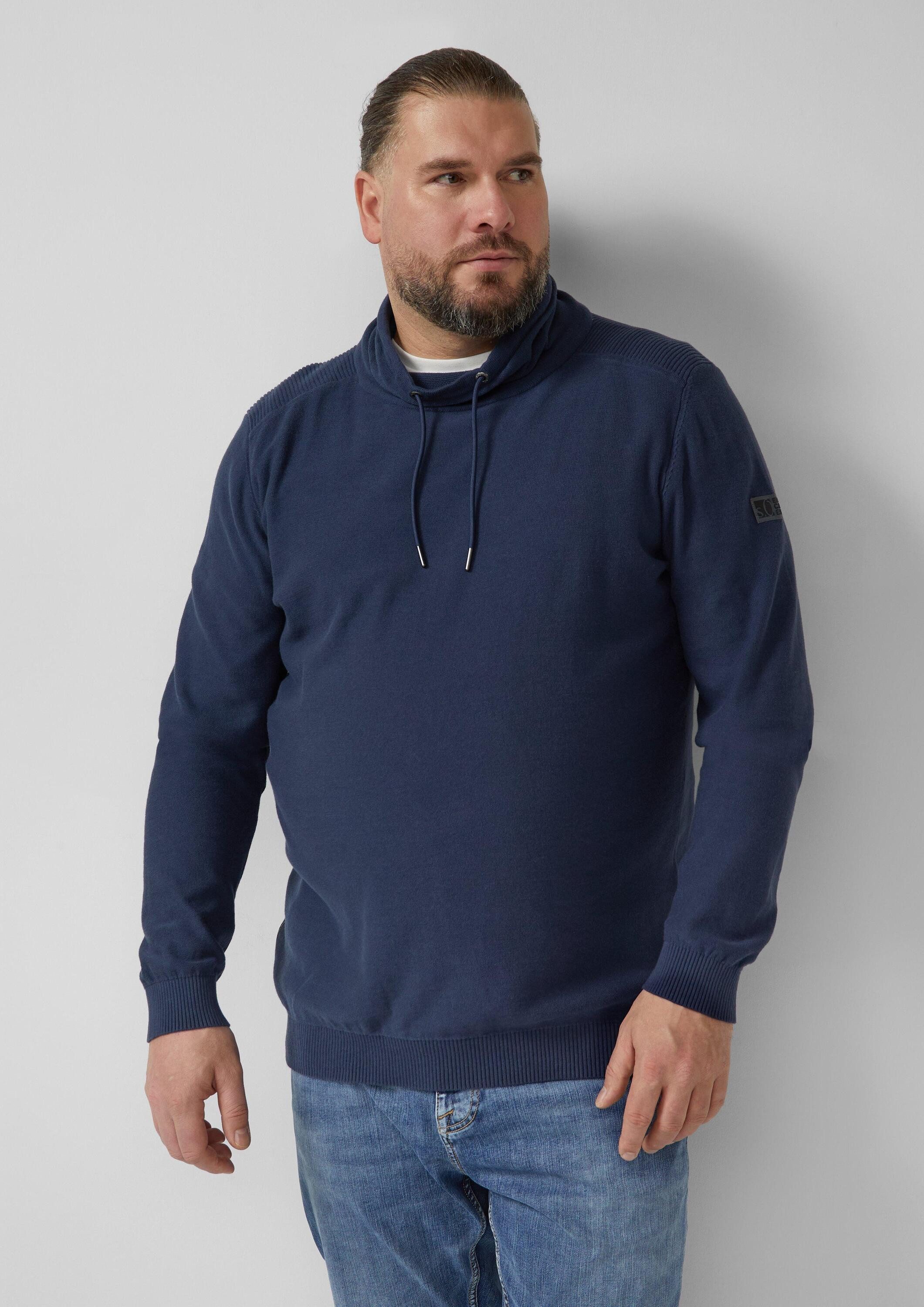 s.Oliver Longpullover Strickpullover Leichter Pullover mit Snood-Kragen und Logo-Detail
