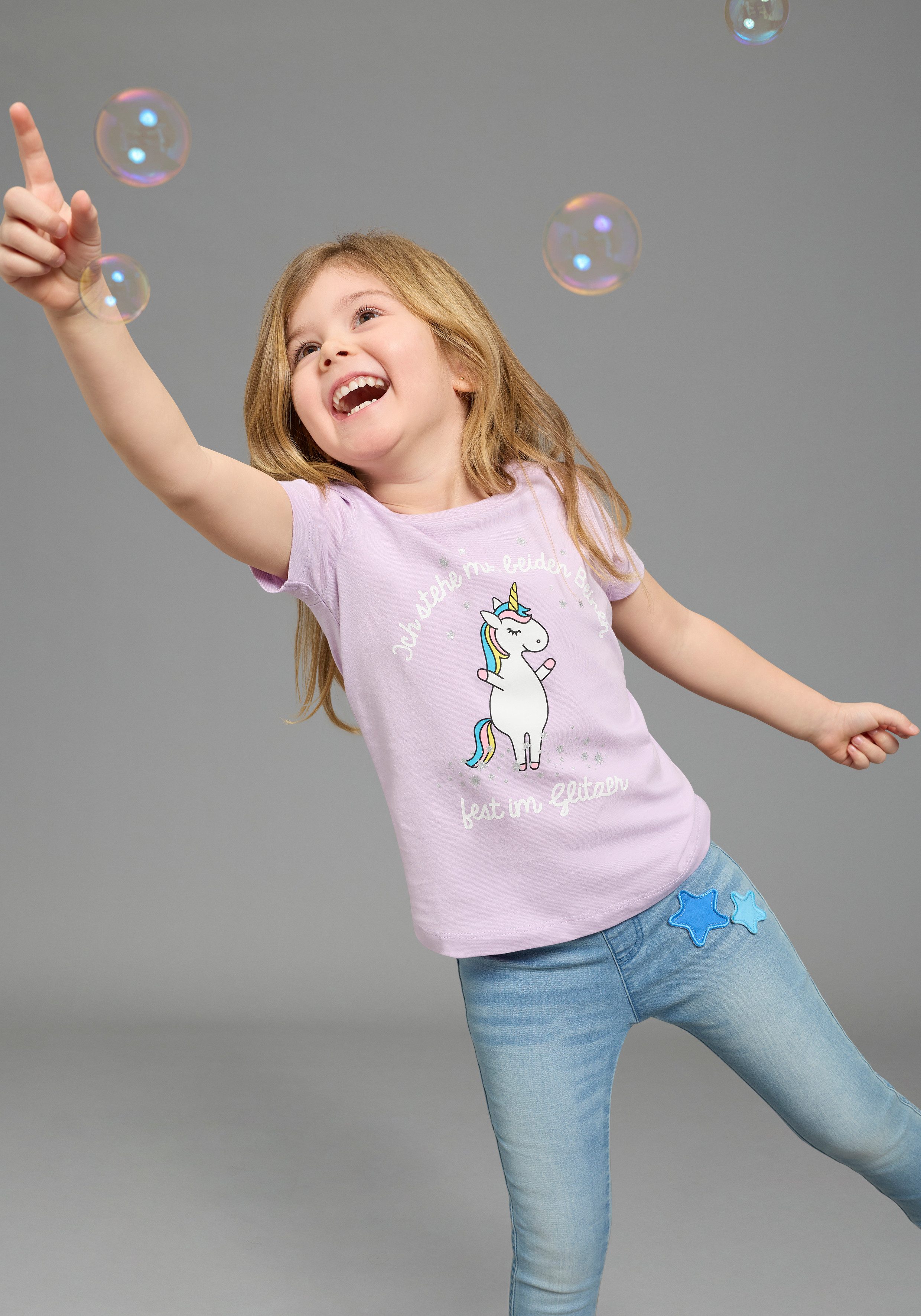 KIDSWORLD T-Shirt Mit Einhorn-Druck und Glitzereffekten mit stylischem Einhorn-Print