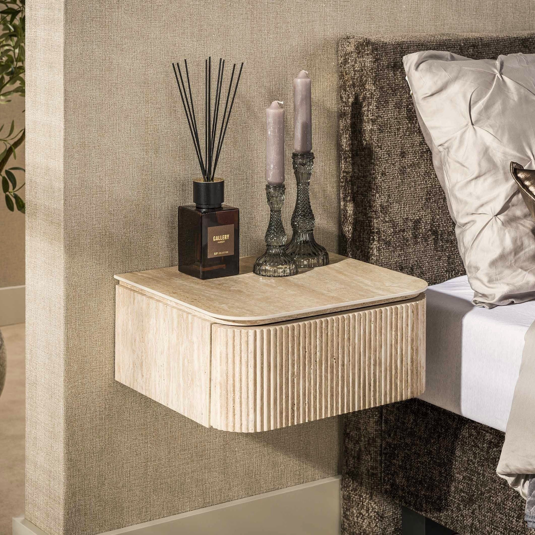 Maison ESTO Nachttisch VELORA Nachttisch schwebend 45 cm Travertinoptik mit 3D-Keramikplatte, schwebendes Design - einfache Wandmontage