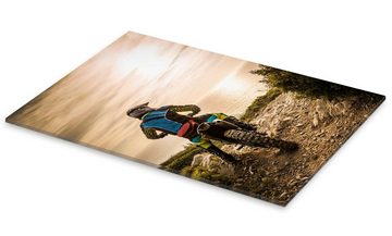 Posterlounge Acrylglasbild Editors Choice, Enduro-Fahrer an der Küste, Wohnzimmer Maritim Fotografie