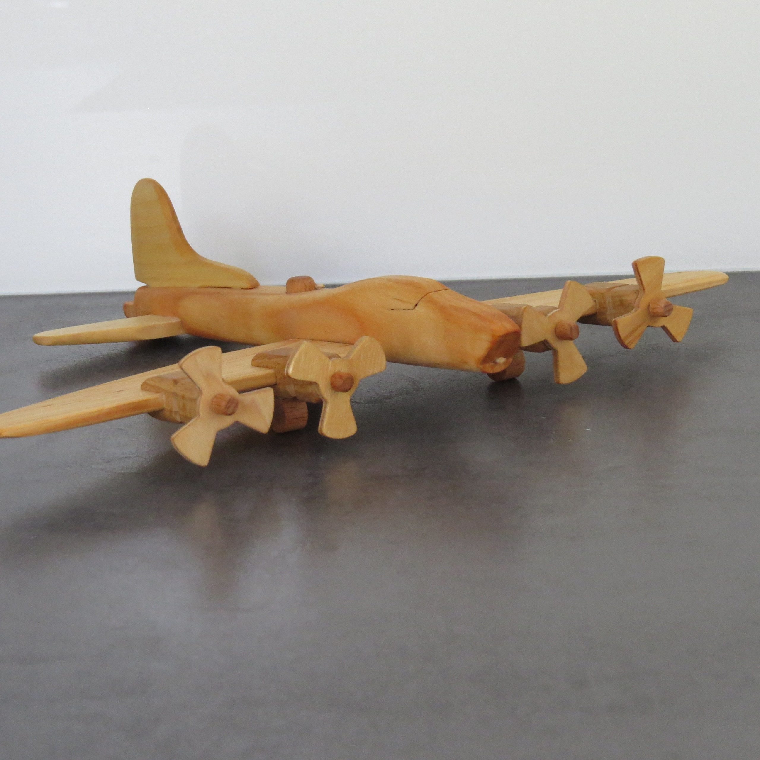 Holzprodukte Spielzeug-Flugzeug Oldtimer Flugzeug Flieger B17 B25 Bomber B-17 B-25 HANDARBEIT NEU Holz