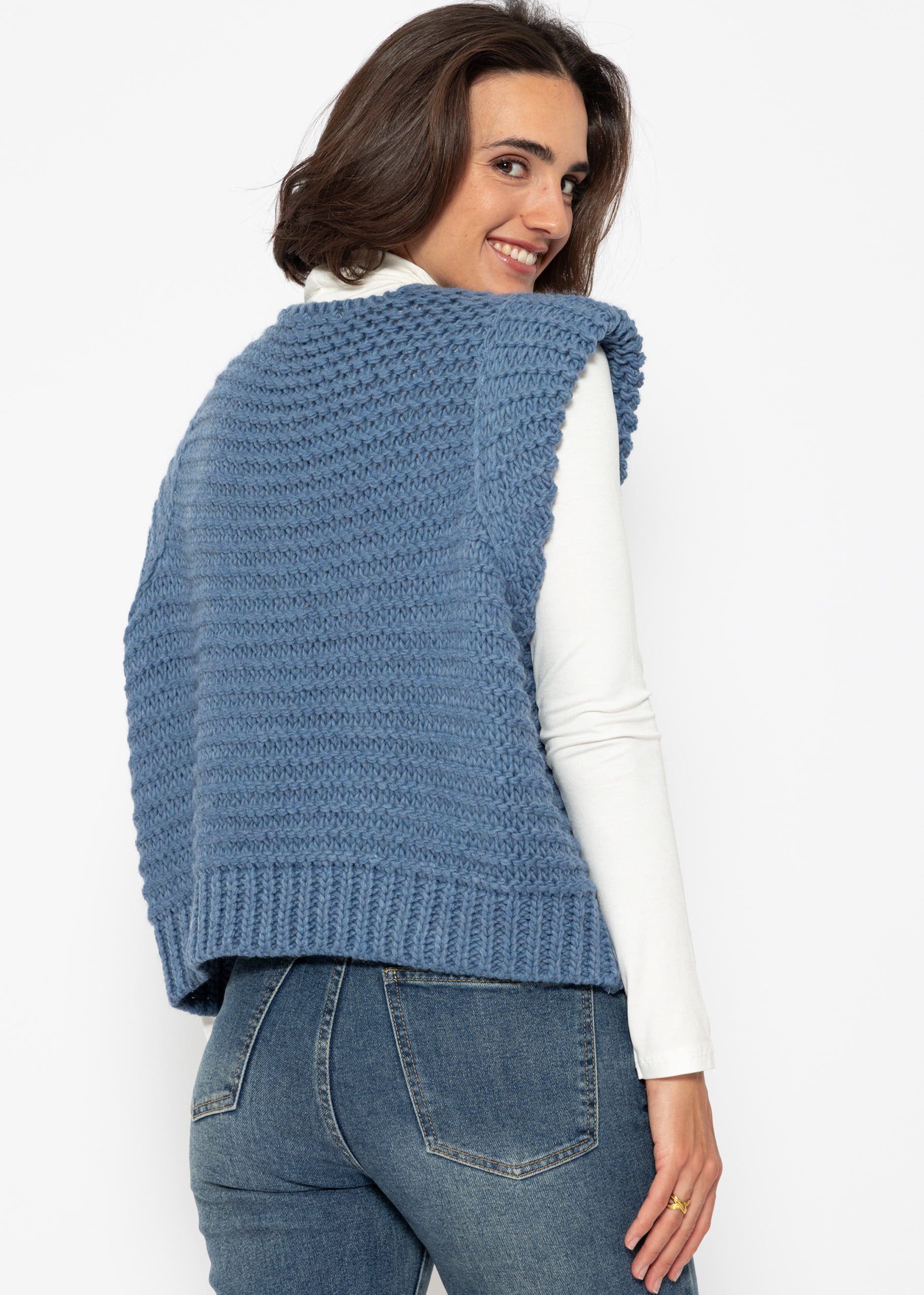 SASSYCLASSY Strickweste Strickweste Damen mit strukturierten Schultern Grobgestrickte ärmellose Strickweste mit betonter Schultersilhouette