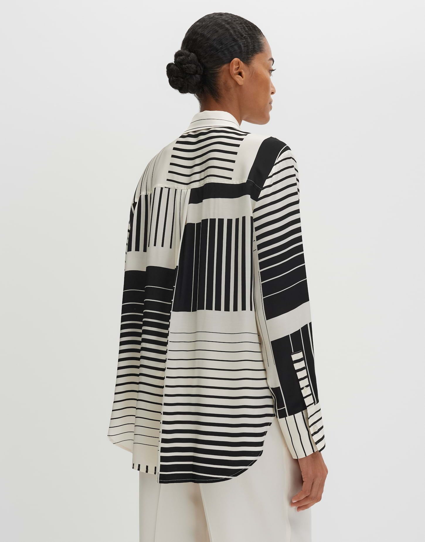 someday Langarmbluse ZANUARY Loose aus nachhaltigem Viskose Twill gerader Schnitt, dezente Twillstruktur, weich fließender Fall