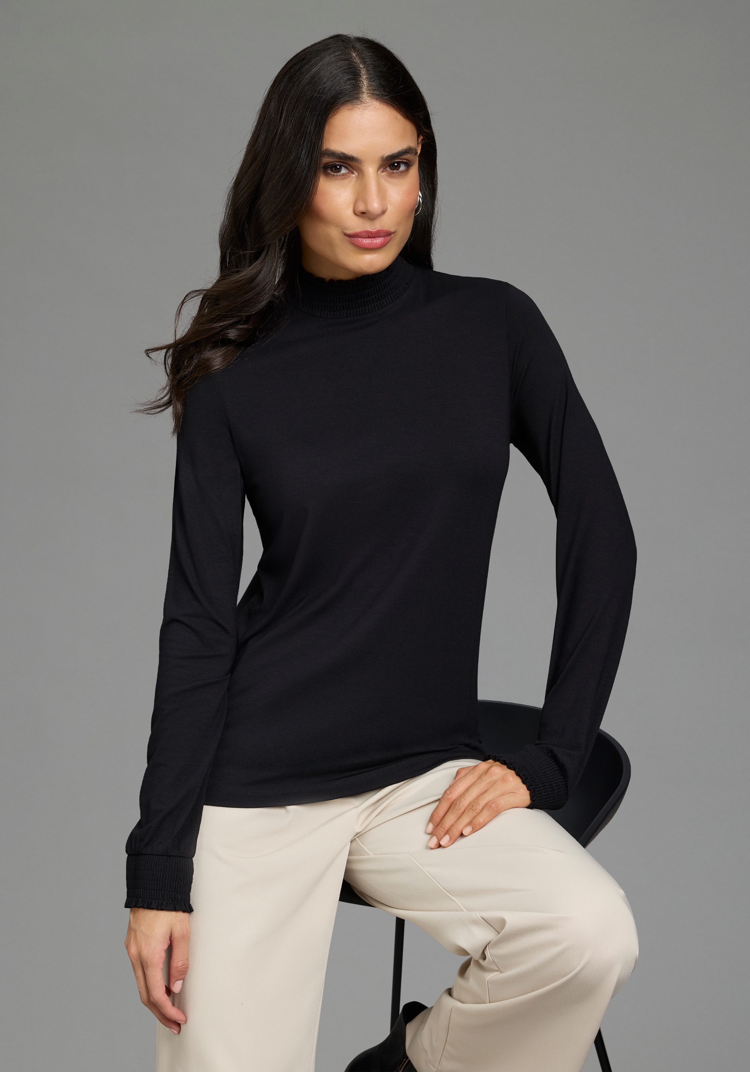 Laura Scott Langarmshirt aus elastischer Viskosemischung, figurumspielende Passform, unifarben. € 29,99, (€ 29,99 pro 1 Stk).