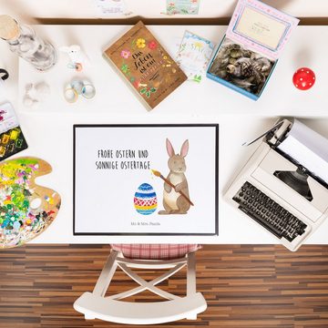 Mr. & Mrs. Panda Schreibtischunterlage Hase Eier Malen - Weiß - Geschenk, Schreibunterlage, Ostergeschenke, (1 tlg)