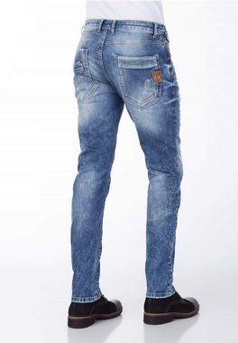 Cipo & Baxx Röhrenjeans mit Acid Wash in Slim Fit