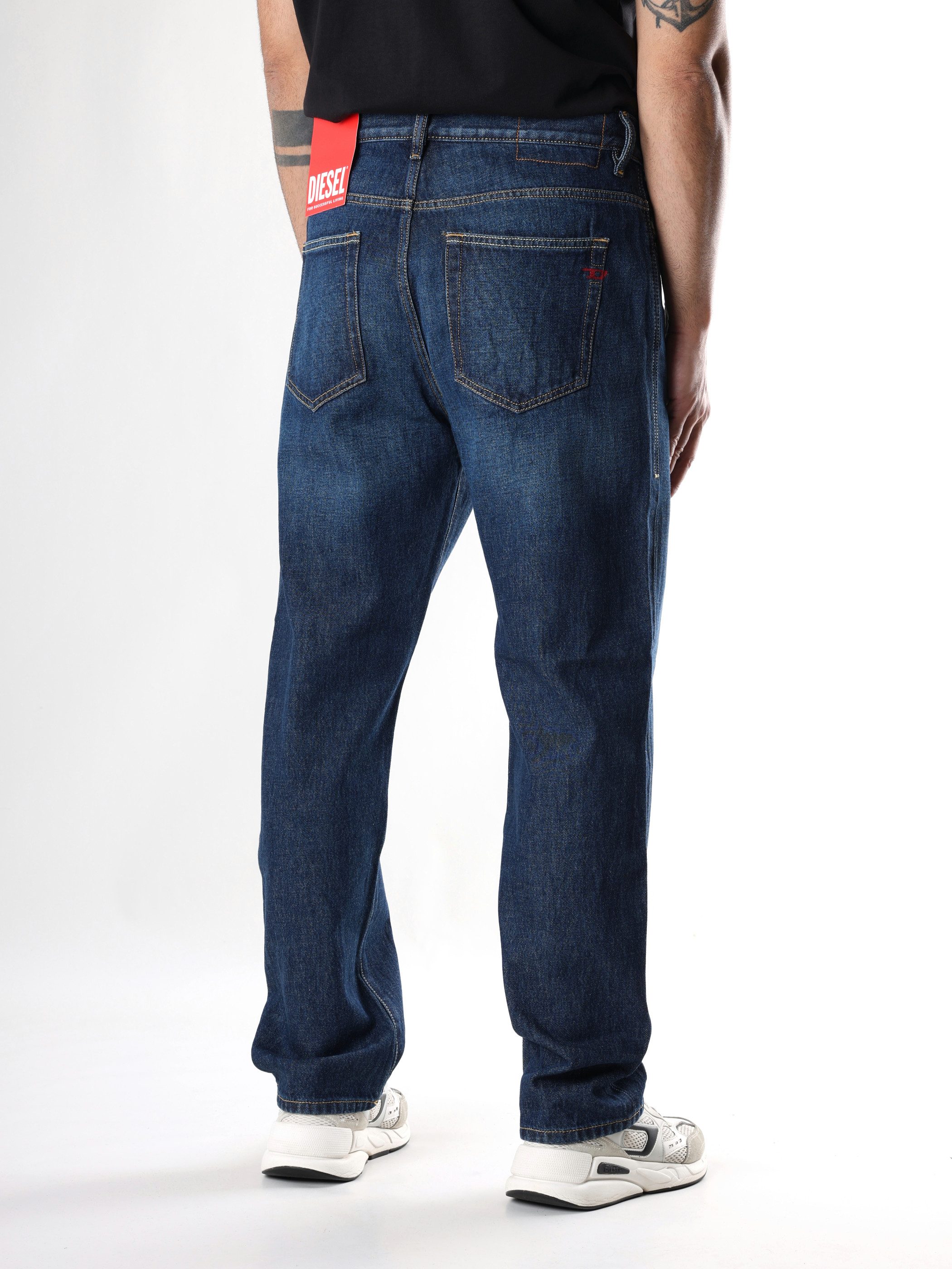 Diesel Straight-Jeans klassischer Regular Fit - 2020 D-Viker 09C03 bequemer Sitz, ohne Stretch – Bild 4 von 5