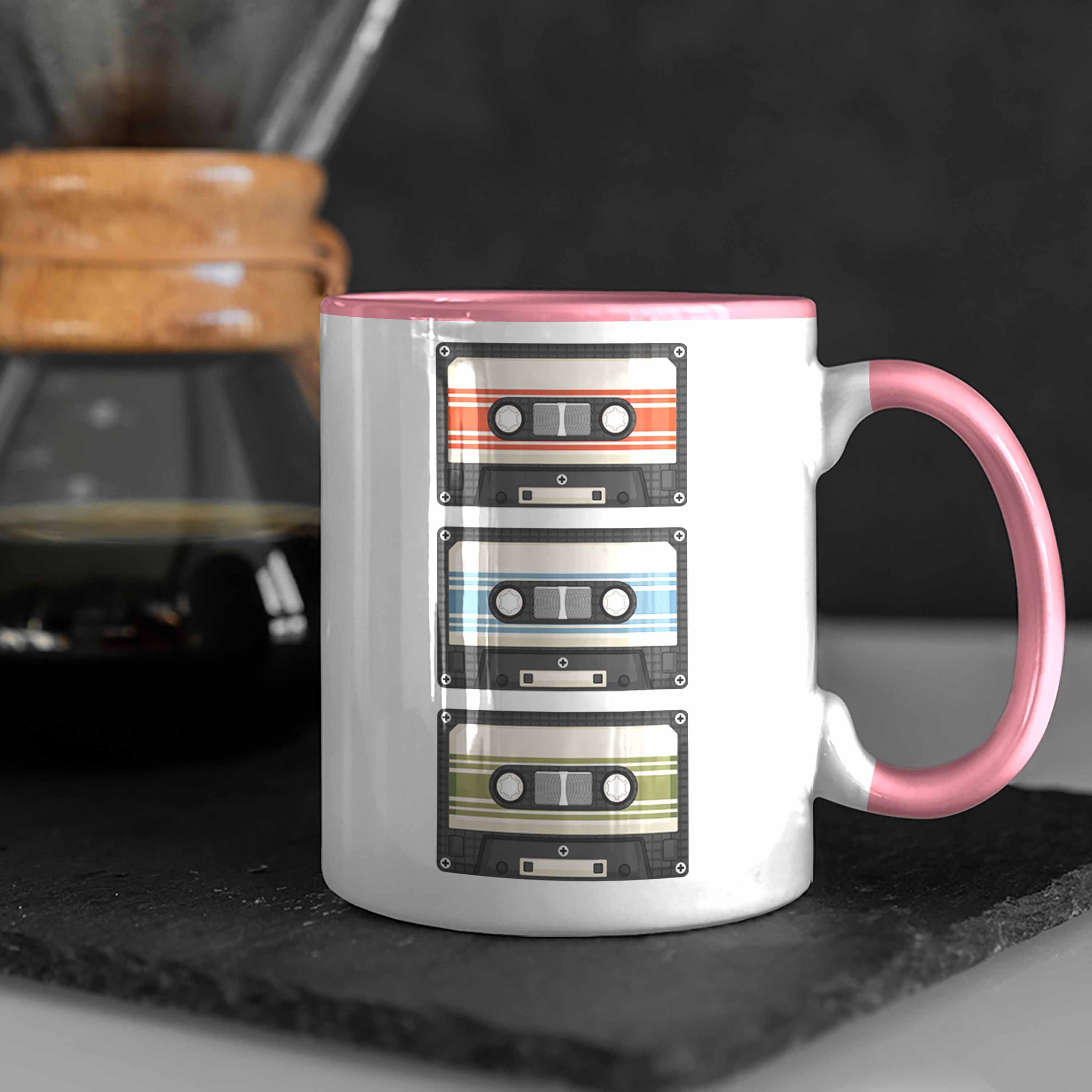 Trendation Tasse Retro Kaffee-Be Geschenkidee Nostalgie Kassette Vintage Rosa Geschenk Tasse
