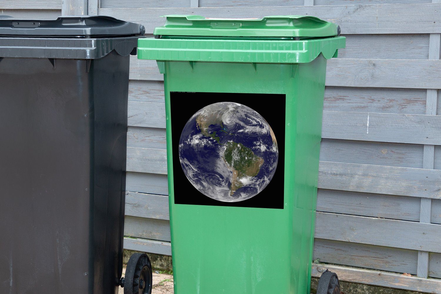 MuchoWow Wandsticker Satellitenbild von (1 Container, Ozean blauem Amerika Abfalbehälter Sticker, umgeben Mülleimer-aufkleber, Mülltonne, St), von