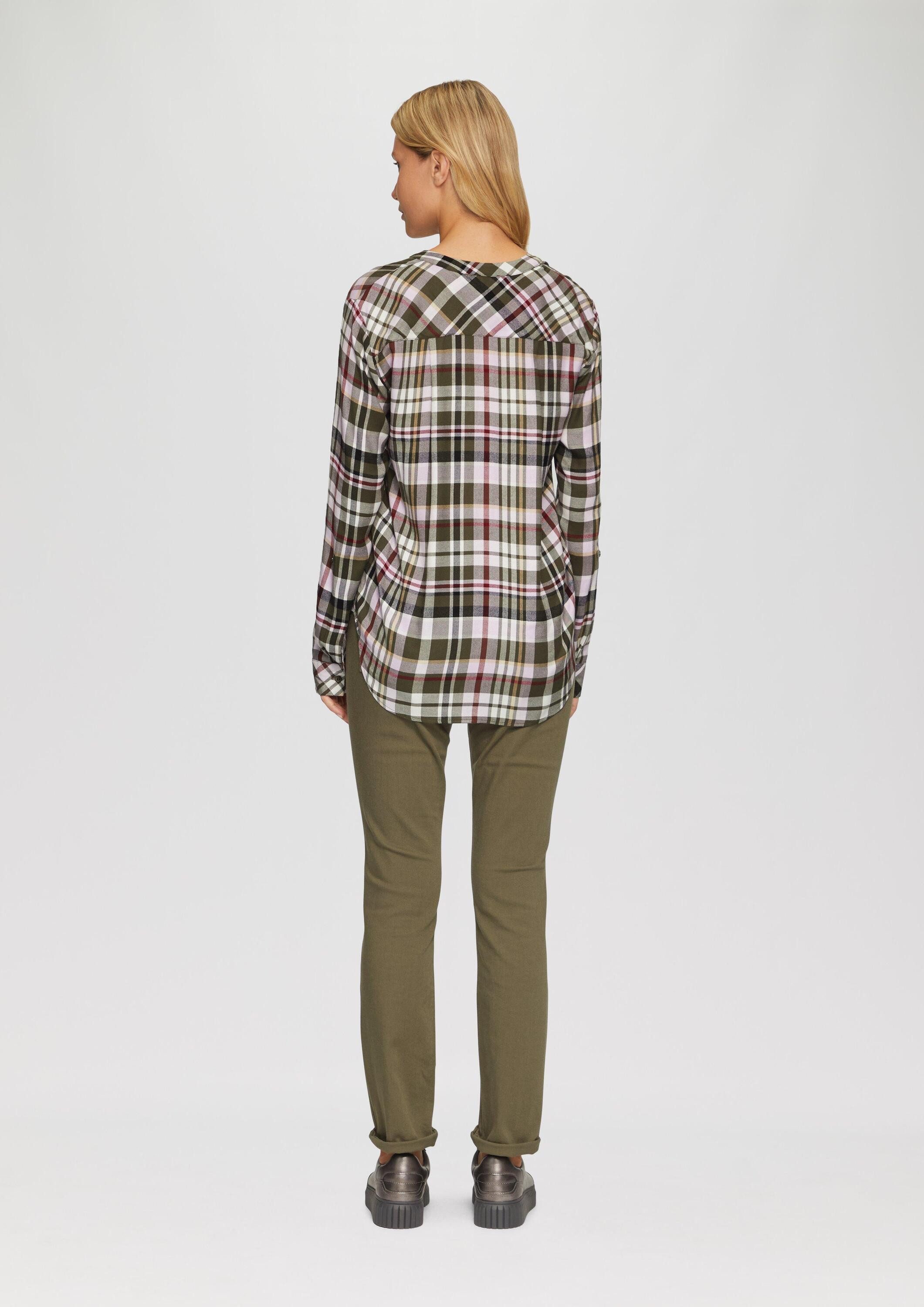 s.Oliver Langarmbluse Bluse Karierte Bluse aus Viskosemix und Krempel-Detail