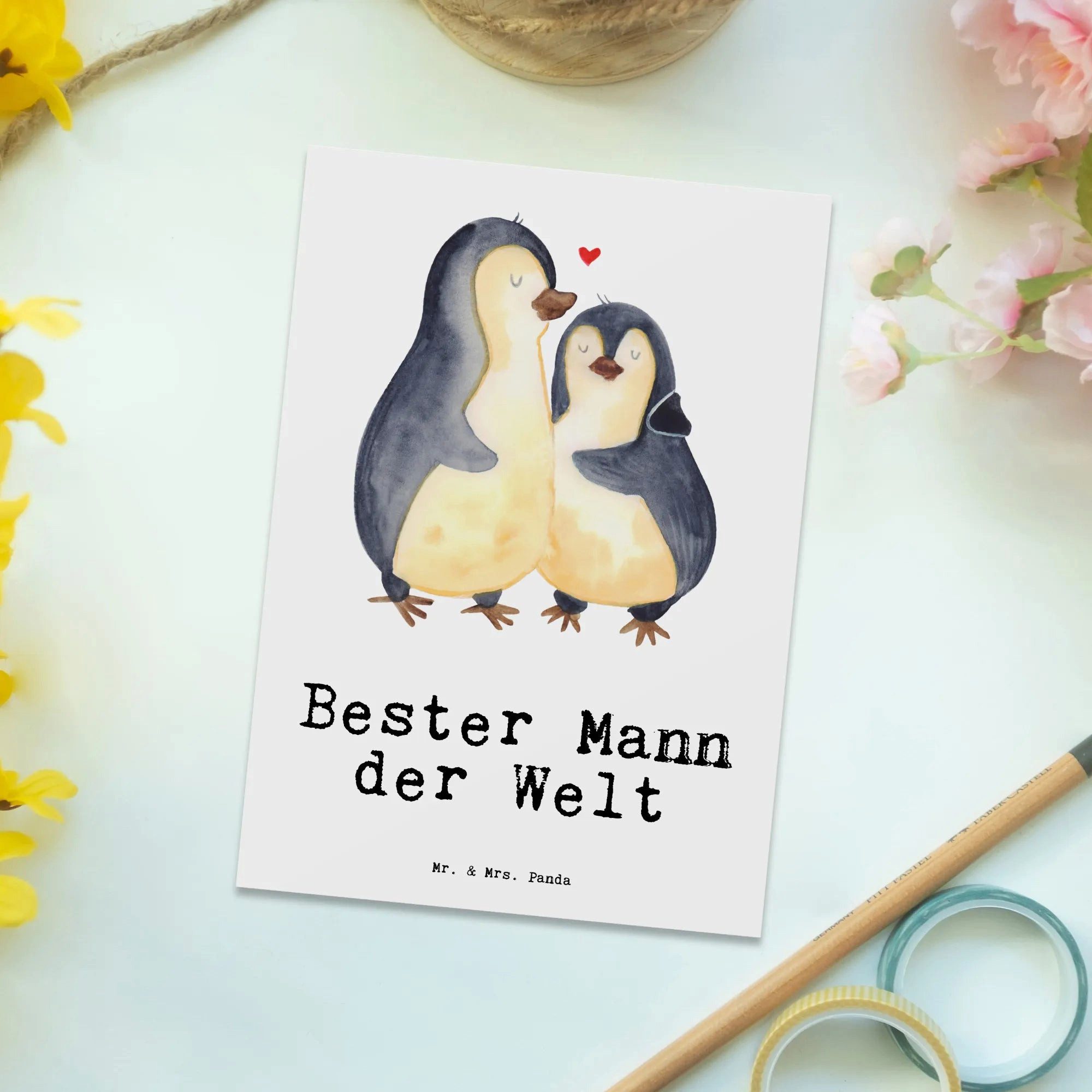 Thumbnail - Mr. & Mrs. Panda Postkarte Pinguin Bester Mann der Welt - Weiß - Geschenk, Lebensgefährte, Karte, Glänzende Vorderseite