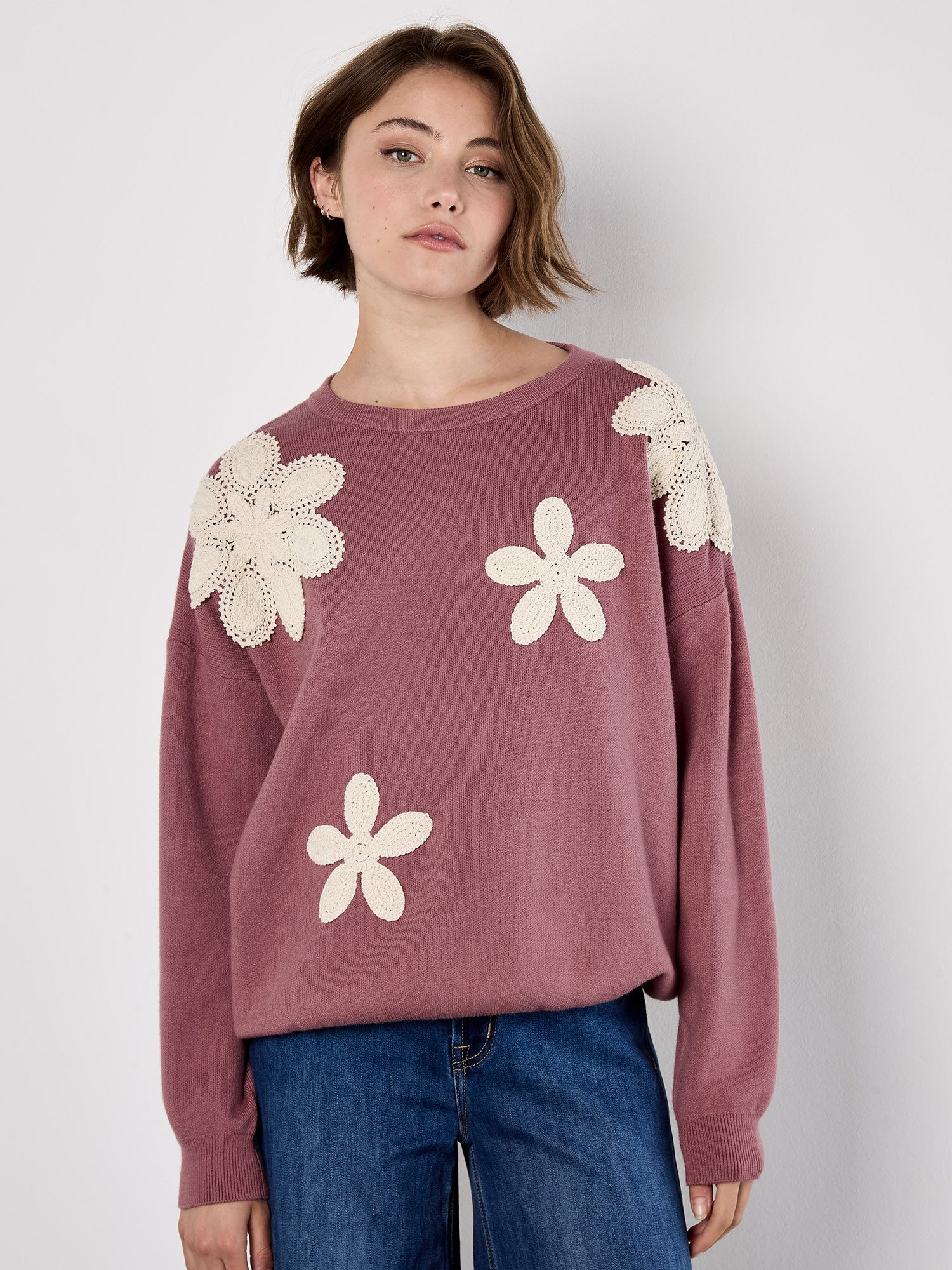 Apricot Rundhalspullover Strickpullover, mit großen aufgestickten günstig online kaufen
