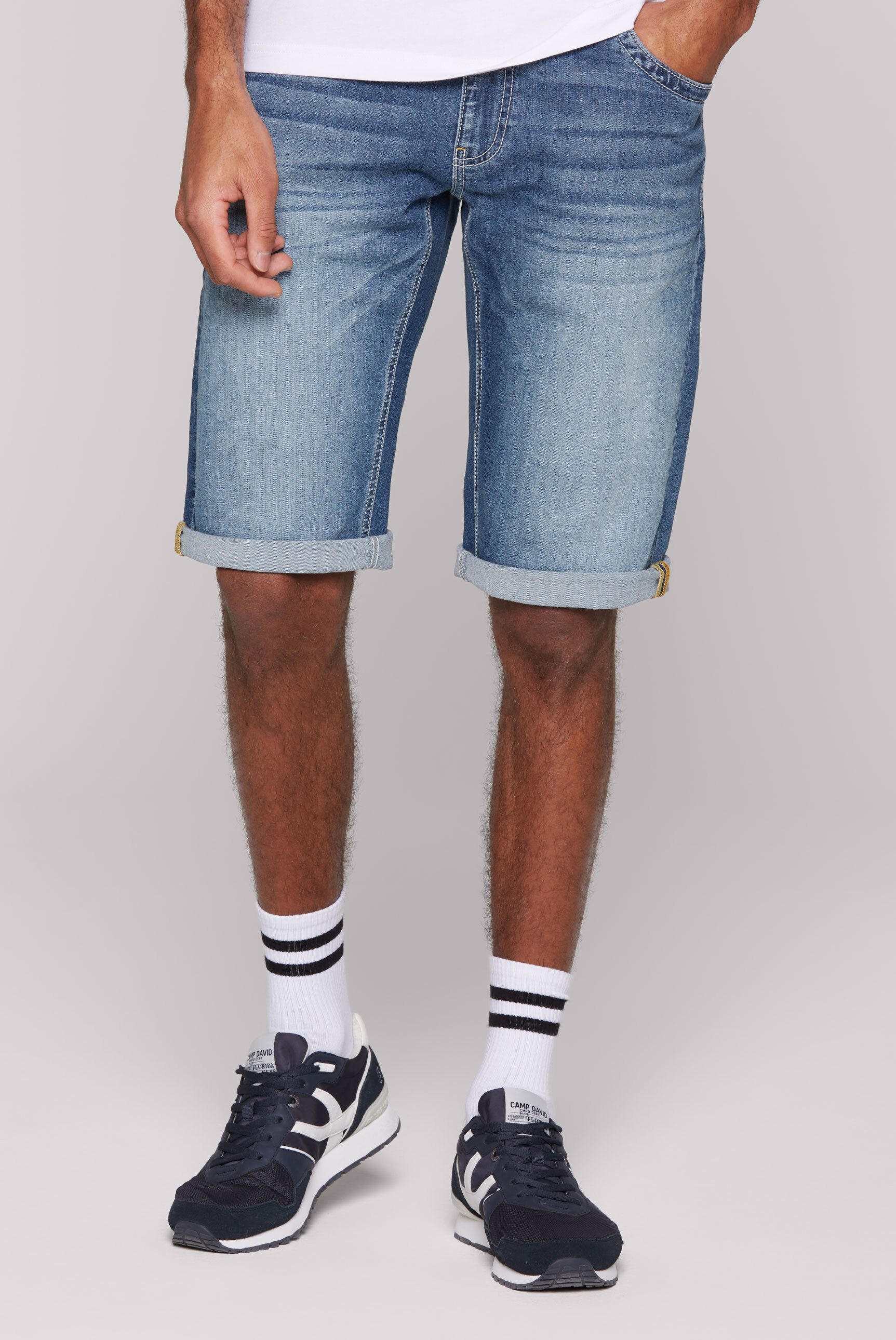 CAMP DAVID Jeansshorts mit Destroy-Effekten