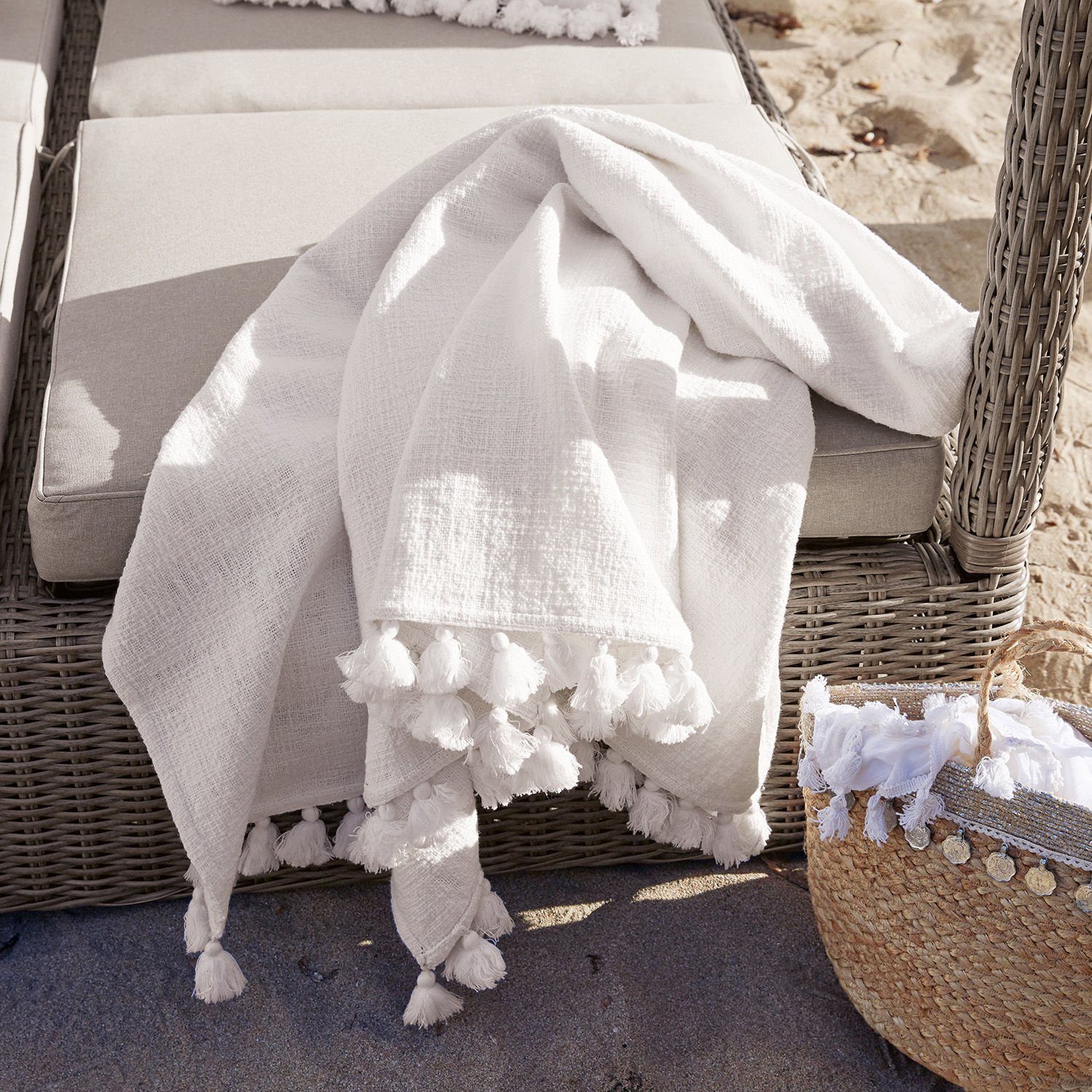 Mirabeau Tagesdecke Plaid Amlamé weiß günstig online kaufen