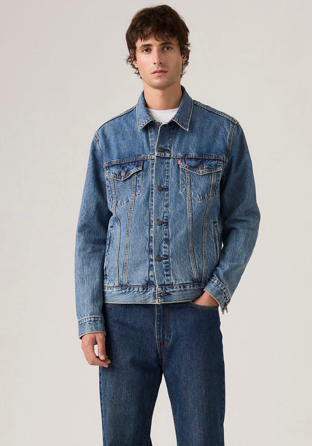 Levi's® Jeansjacke VINTAGE FIT TRUCKER JKT mit Knopfleiste