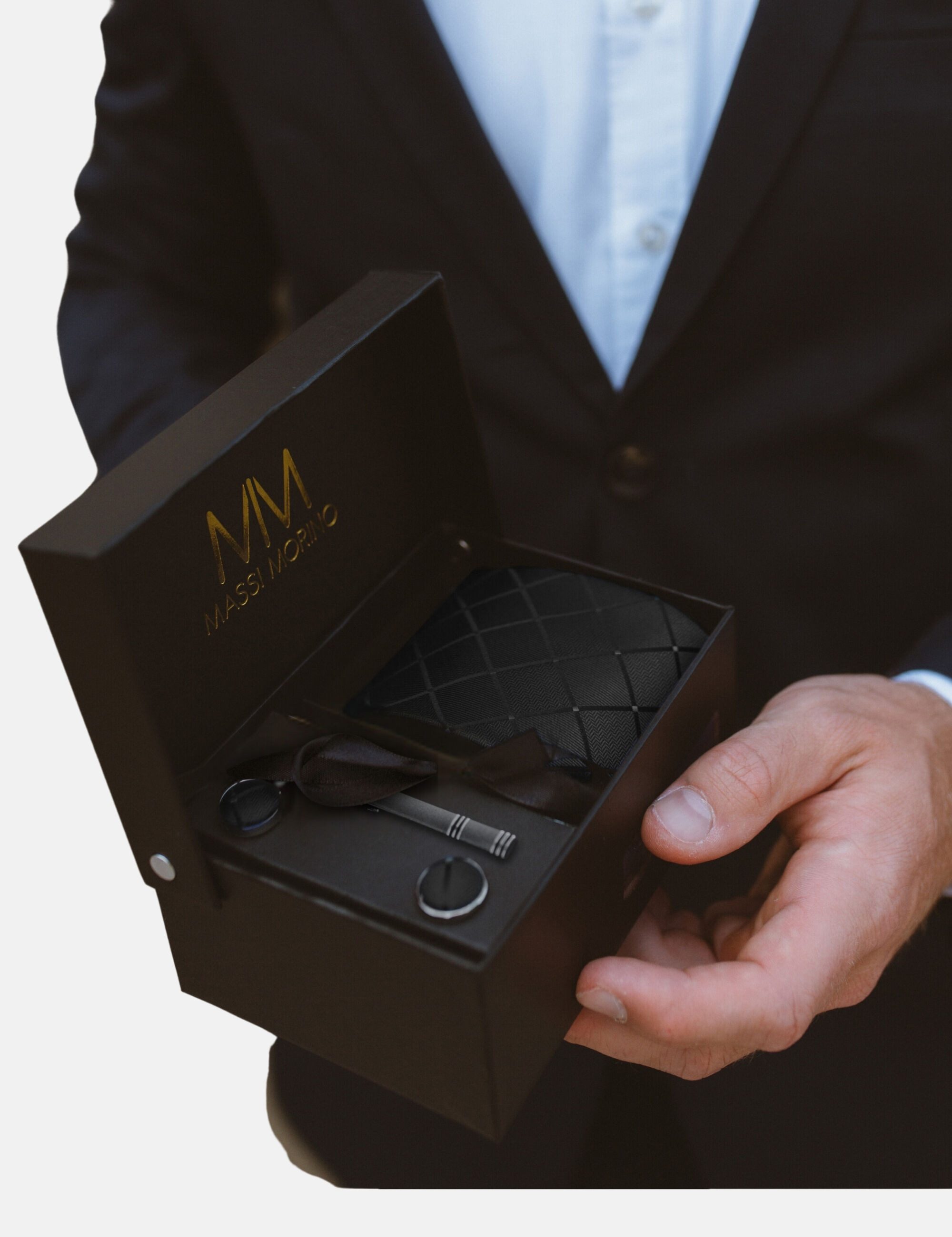 Massi Morino Krawatte (1-St) mit Einstecktuch, Manschettenknöpfen und Krawattenklammer