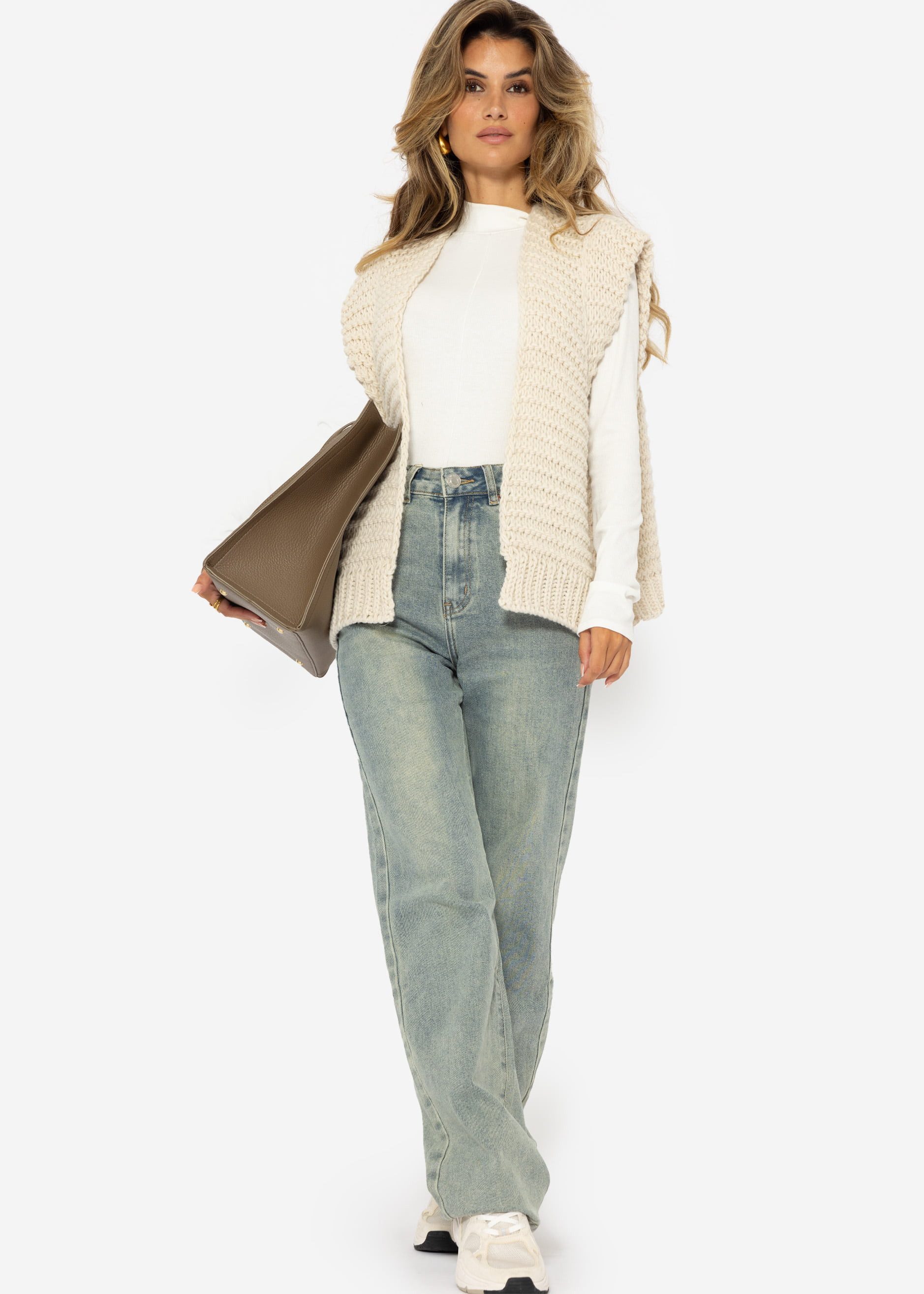 SASSYCLASSY Strickweste Strickweste Damen mit strukturierten Schultern Grobgestrickte ärmellose Strickweste mit betonter Schultersilhouette