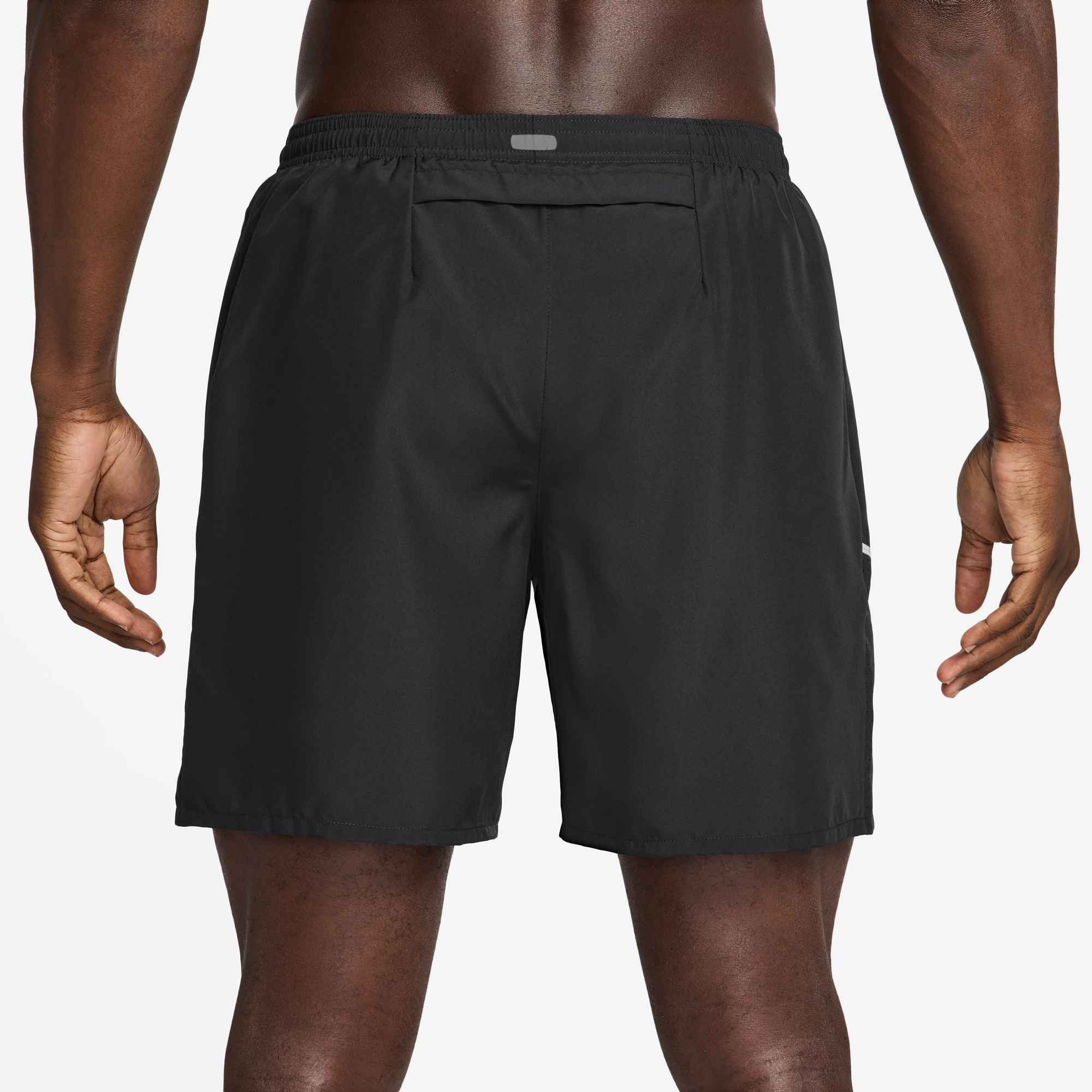 Nike Laufshorts M NK DF MILER 7IN 2IN1 SHORT für Laufen entwickelt, 2-in-1-Design, aus Polyester