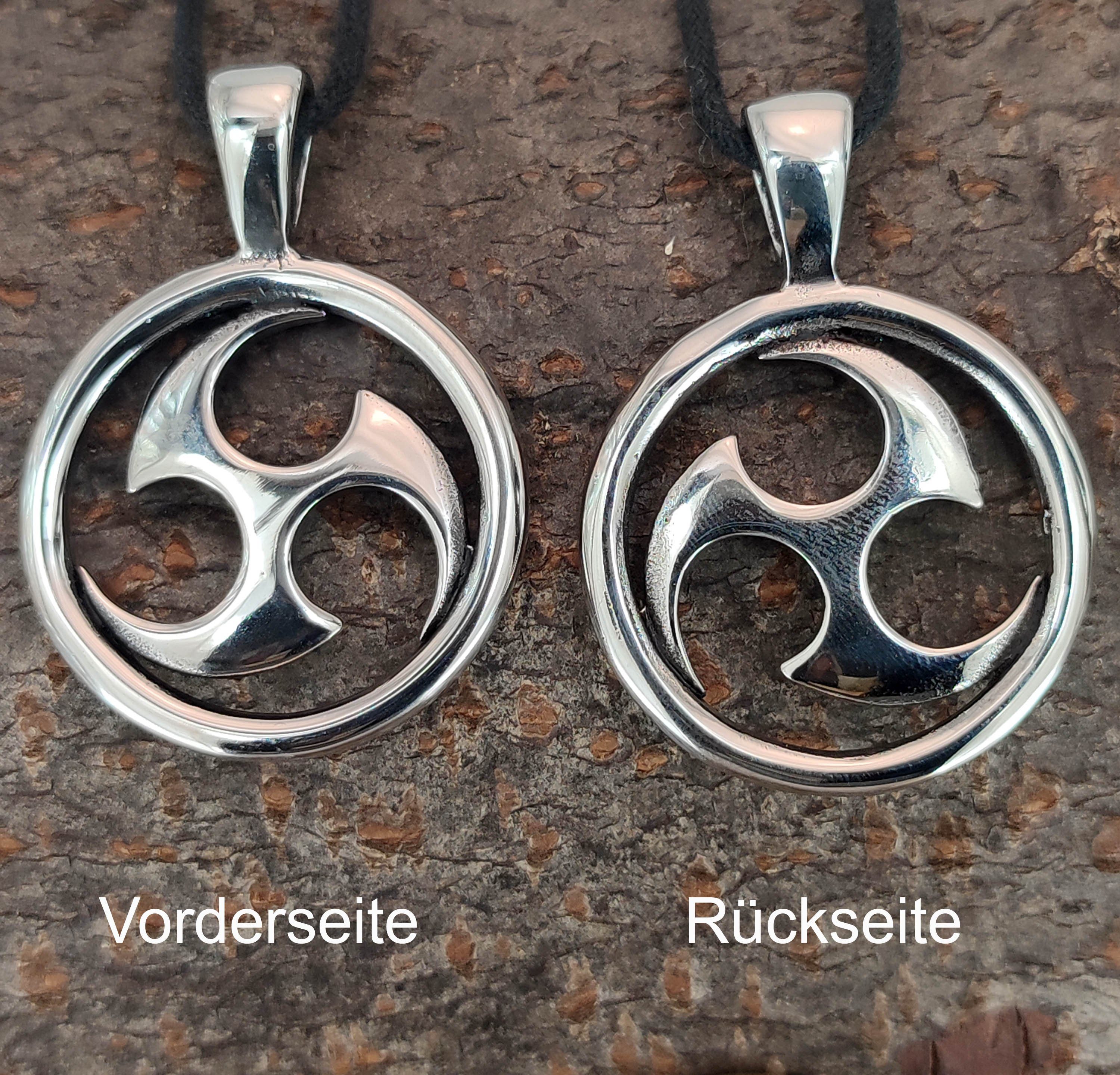 Kettenanhänger Spirale Triskele of Kiss Leather Ring aus Edelstahl 3er