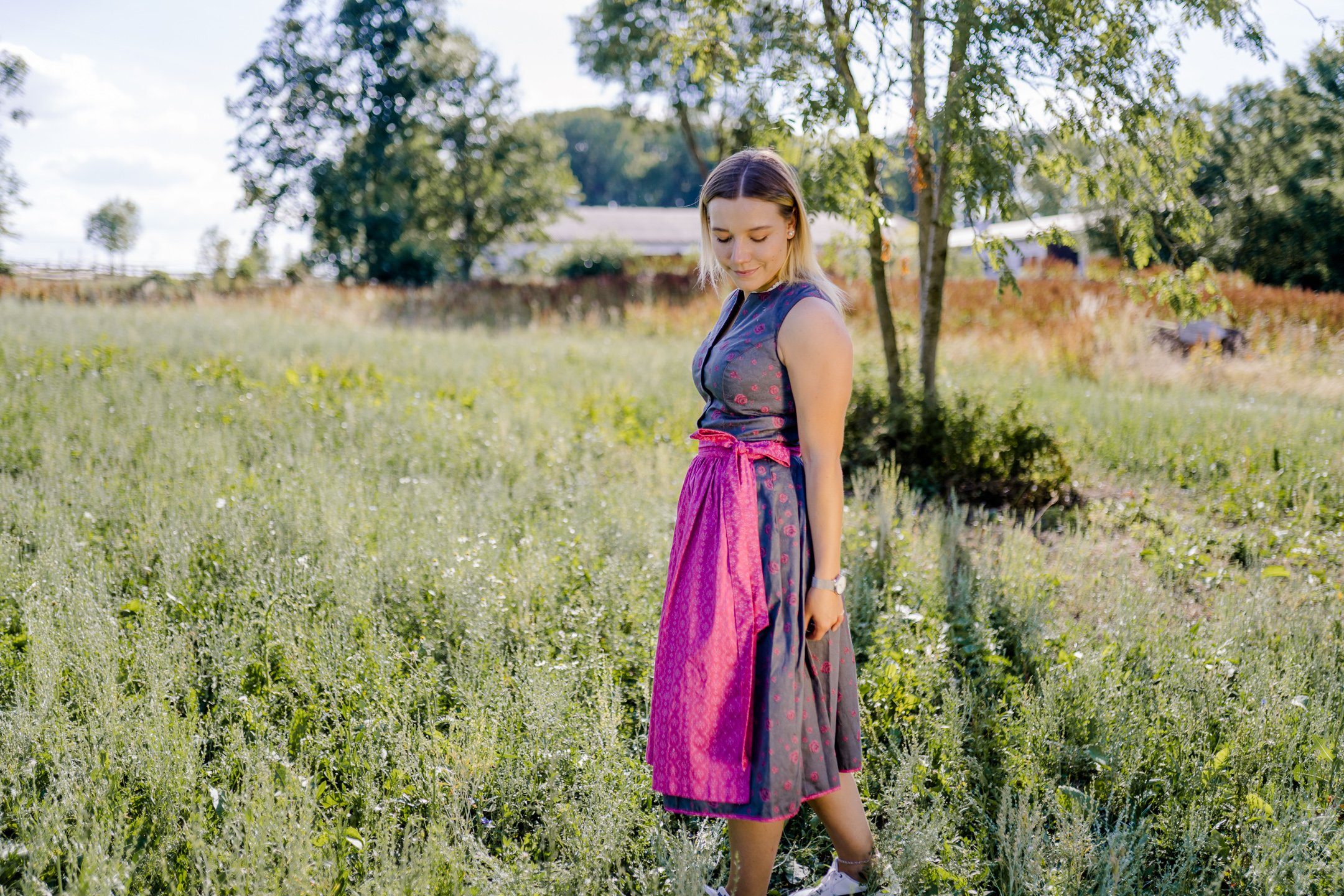 Lippert grau Ramona Trachtenkleid Blumenmuster hochgeschlossen Dirndl (2-teilig) Nadja pink