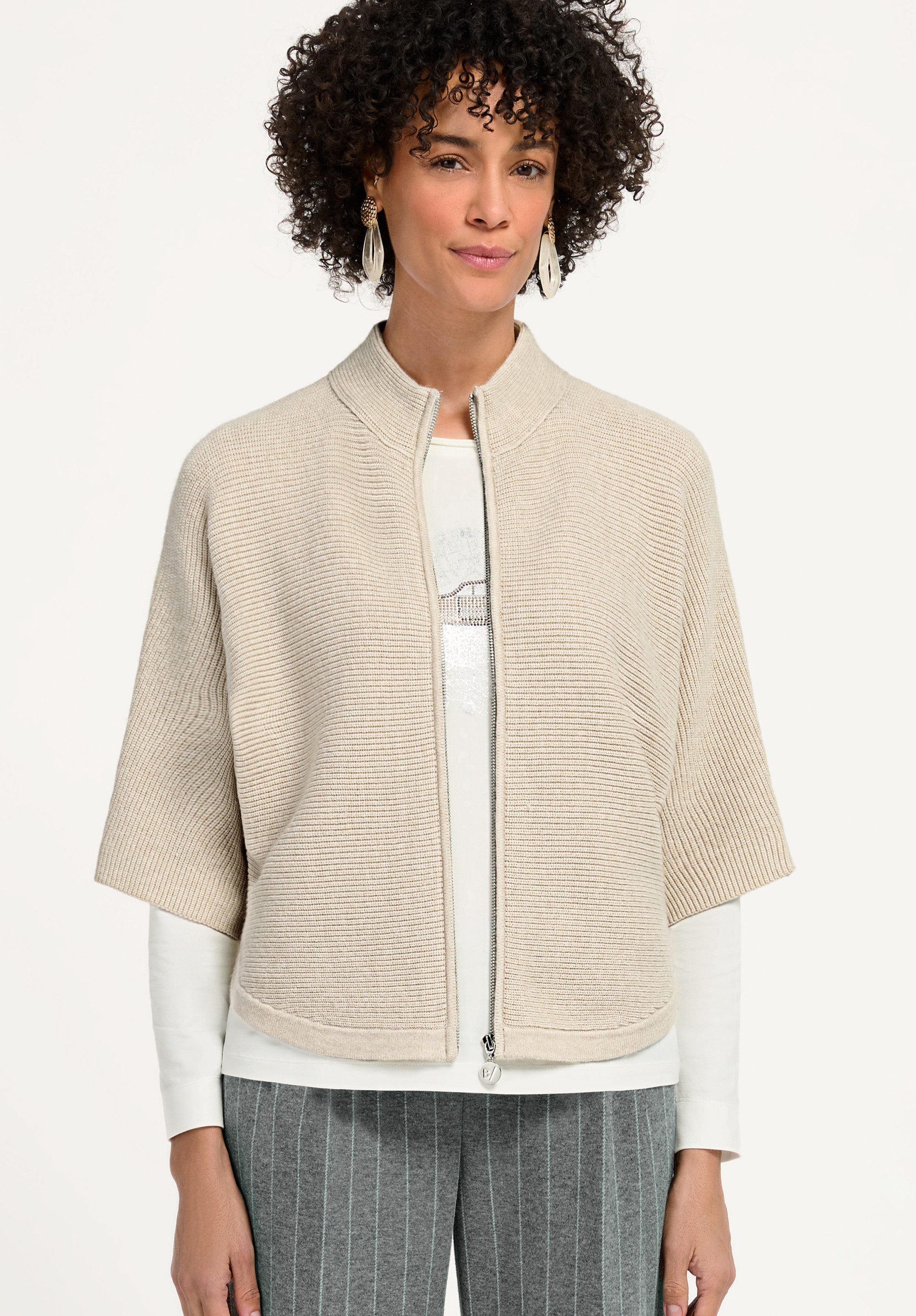 bianca Strickjacke ORIANE in sportiv-elegantem Look