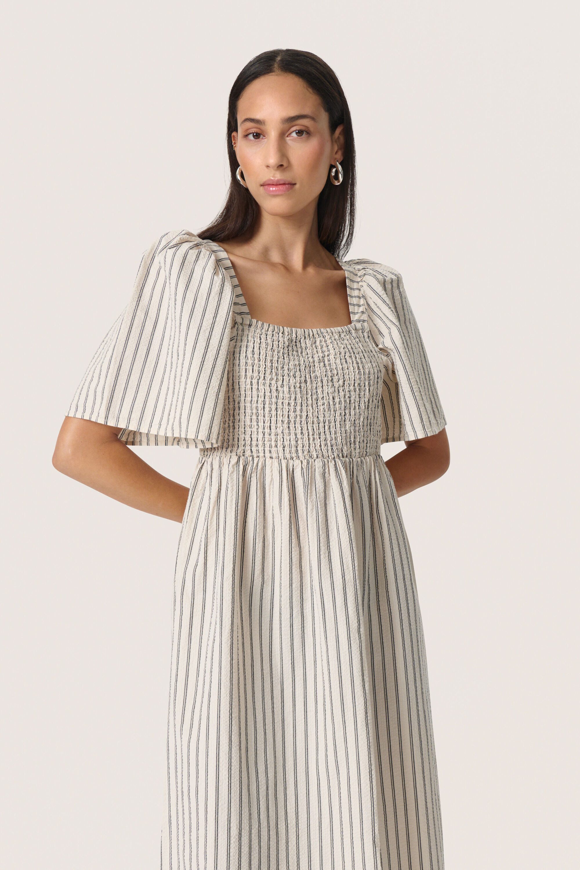 SOAKED IN LUXURY Blusenkleid Kleid SLAnvitte