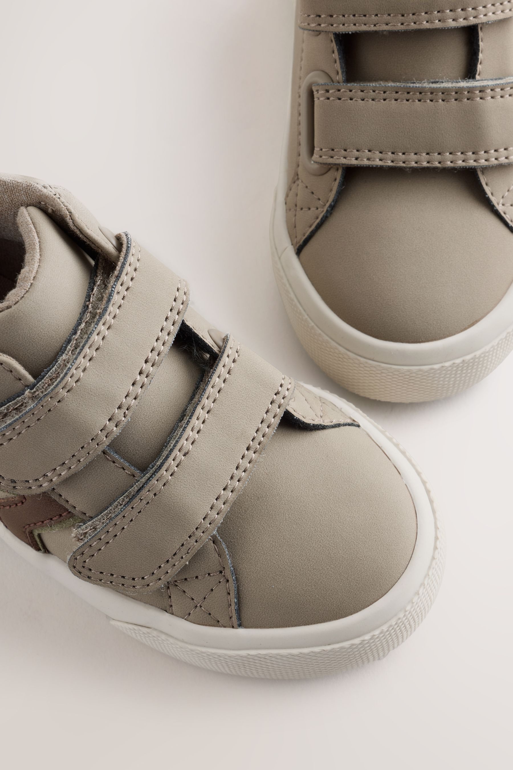 Next Hi-Top-Sneaker mit Klettverschluss Sneaker – Bild 5 von 5
