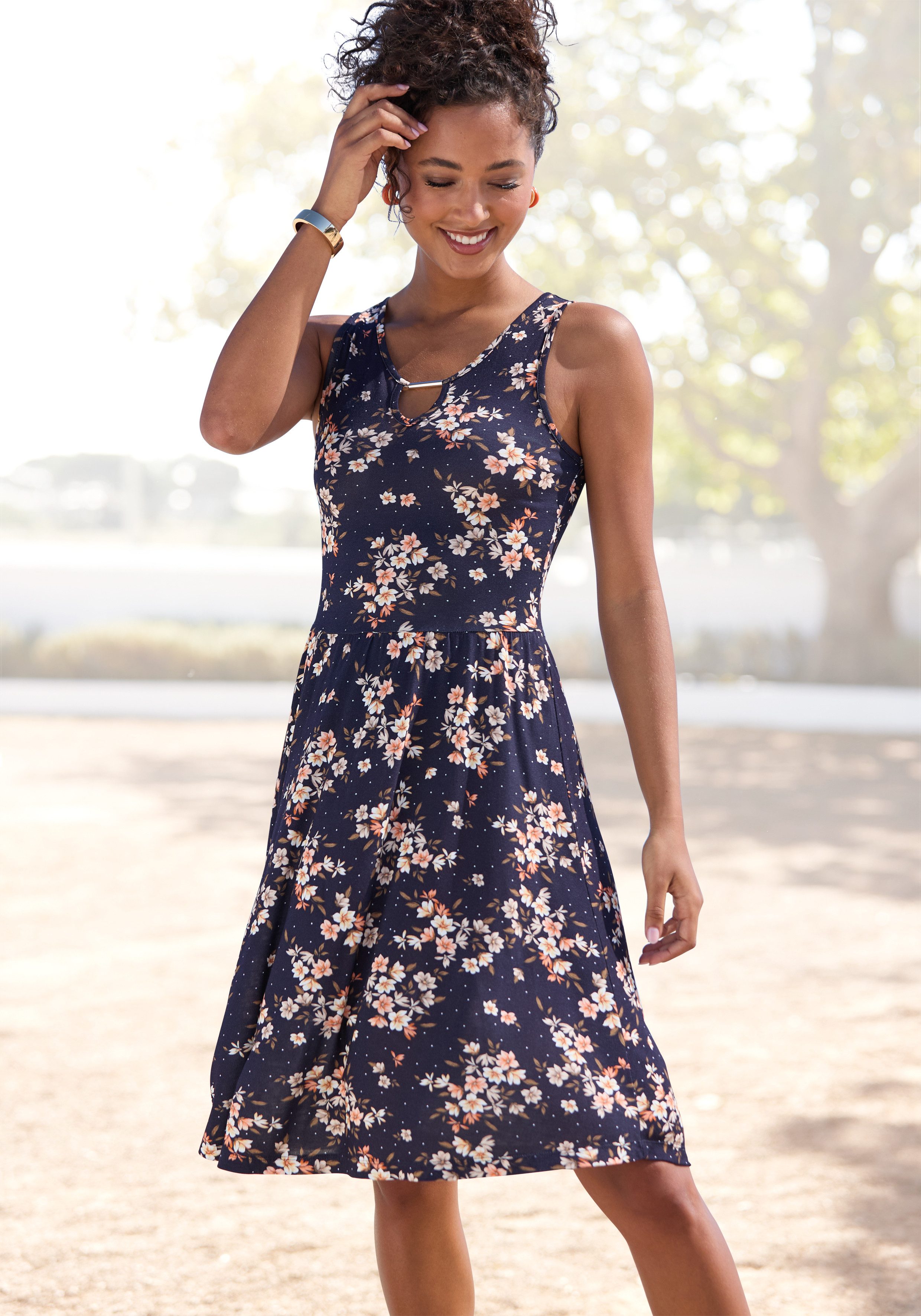 LASCANA Jerseykleid mit Blumendruck und breiten Trägern geblümtes Sommerkleid, Strandkleid, Druckkleid, Viskosekleid
