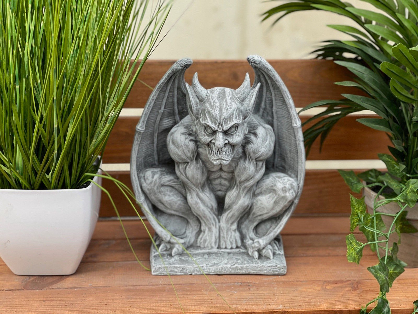 Flügeln Gargoyle mit Stone Style and Steinfigur Gartenfigur