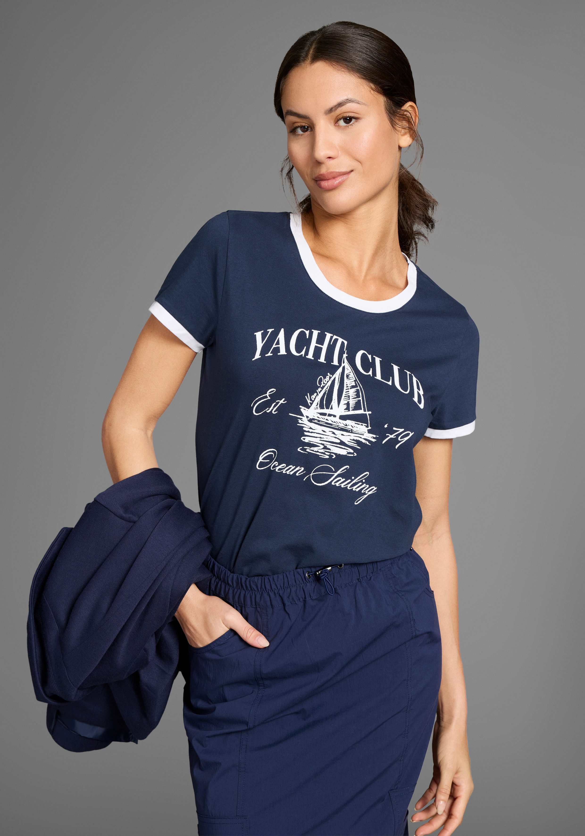 KangaROOS T-Shirt mit maritimen Print und Kontrastdetails – Bild 2 von 5