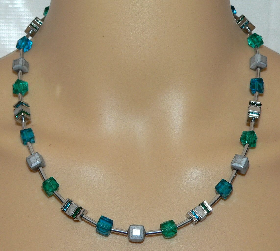 traumschmuck Collier 082b Collier Würfel Cube Hämatit Glas emerald Strass (inkl Schmuckbox), Made in Germany, handgefertigt