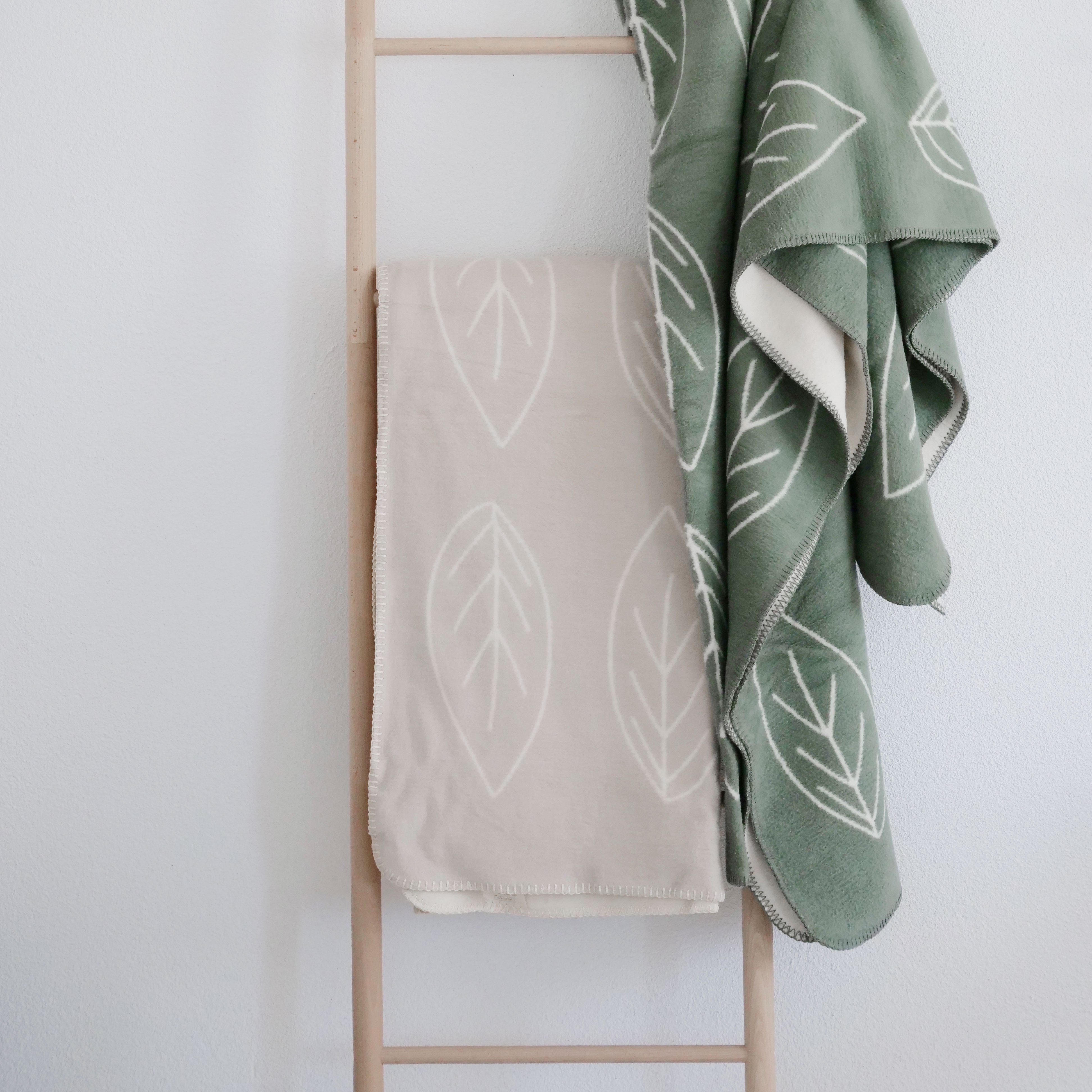 Wohndecke warme Wolldecke aus Baumwolle, 150x200cm für Erwachsene, RIEMA Germany, weiche Baumwolldecke aus 100% Bio-Baumwolle mit Blättern OEKOTEX