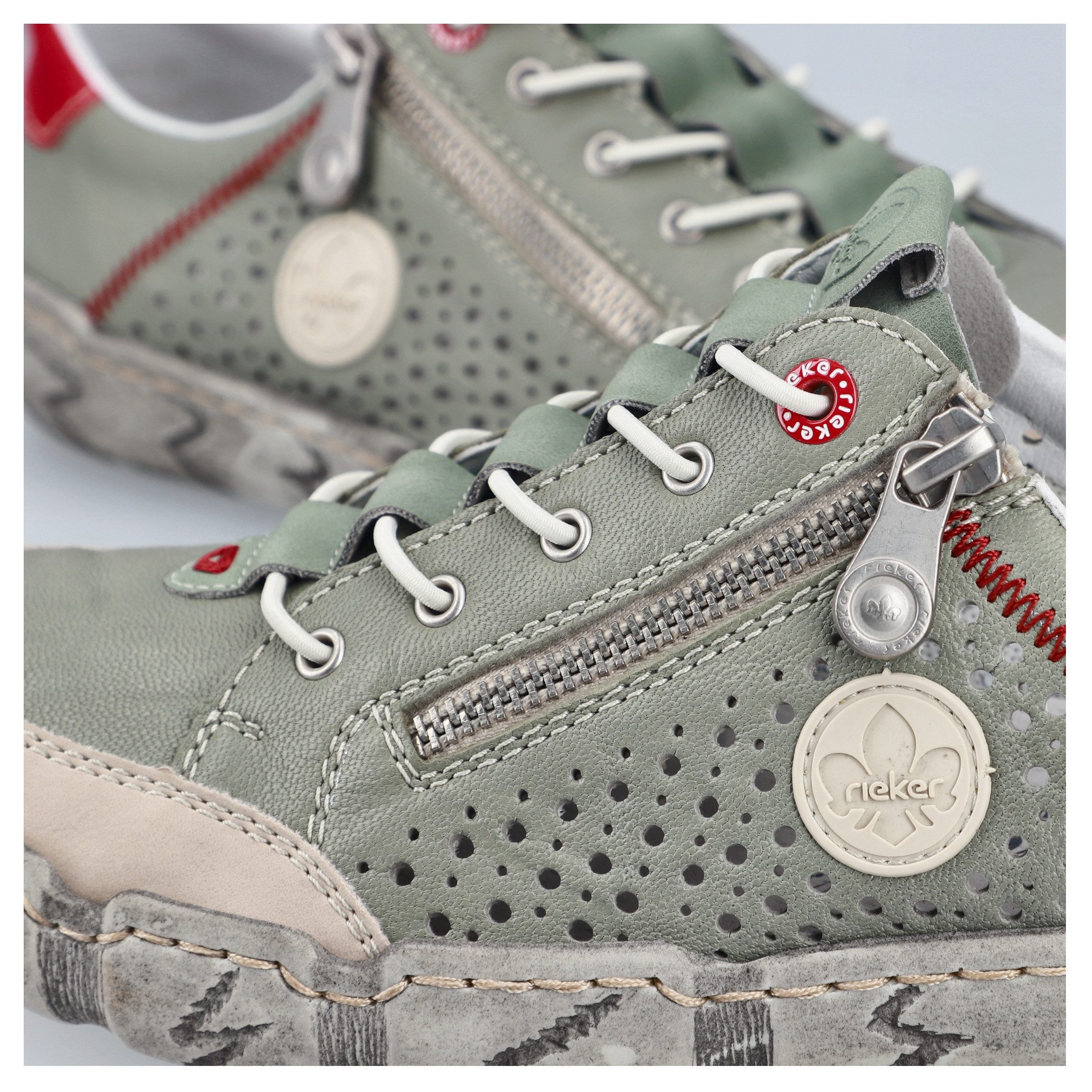 Rieker Plateausneaker Schlupfschuh, Halbschuh, Freizeitsneaker mit Gummizug