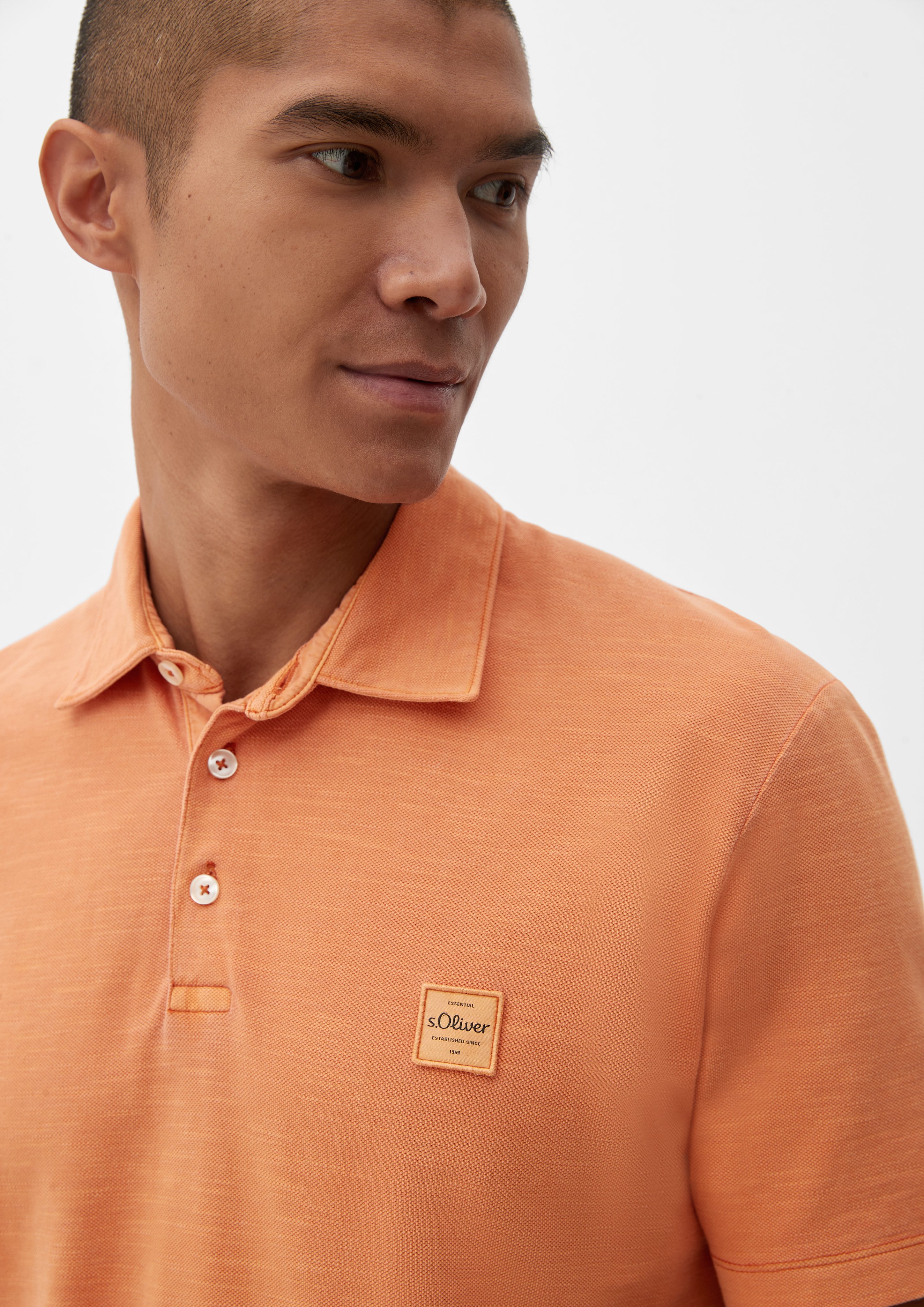 Label-Patch orange Kurzarmshirt Label-Patch s.Oliver Poloshirt mit